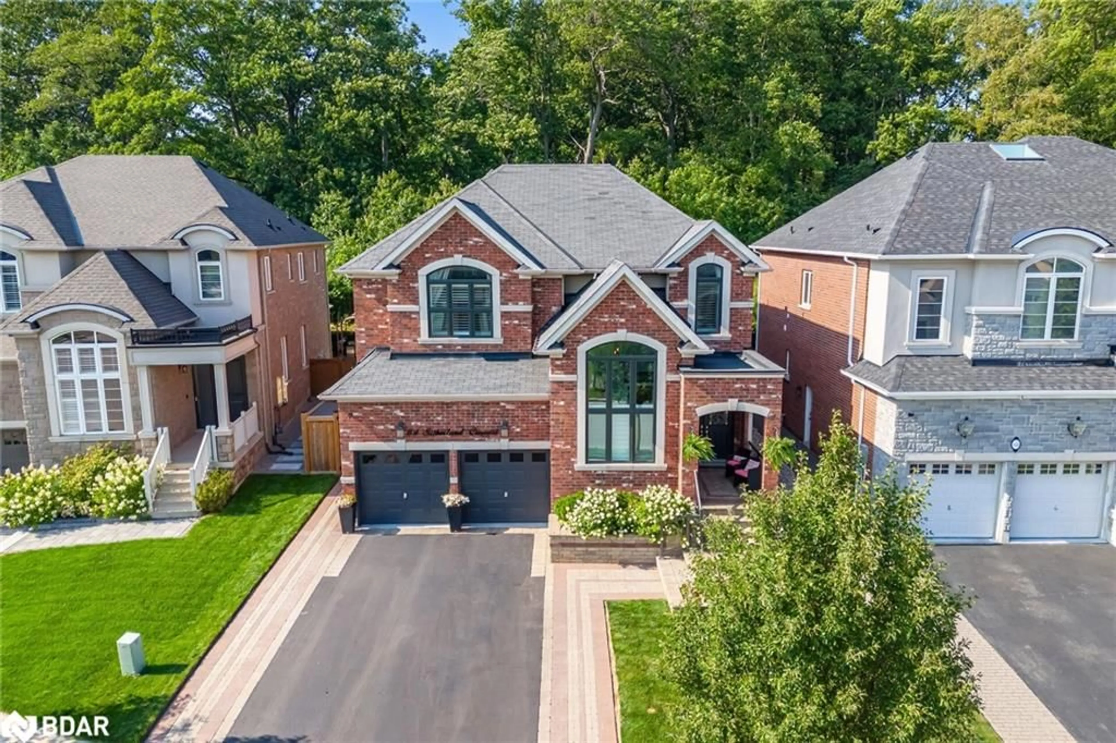 A pic from outside/outdoor area/front of a property/back of a property/a pic from drone, street for 64 Sutherland Cres, Ancaster Ontario L9K 0H1