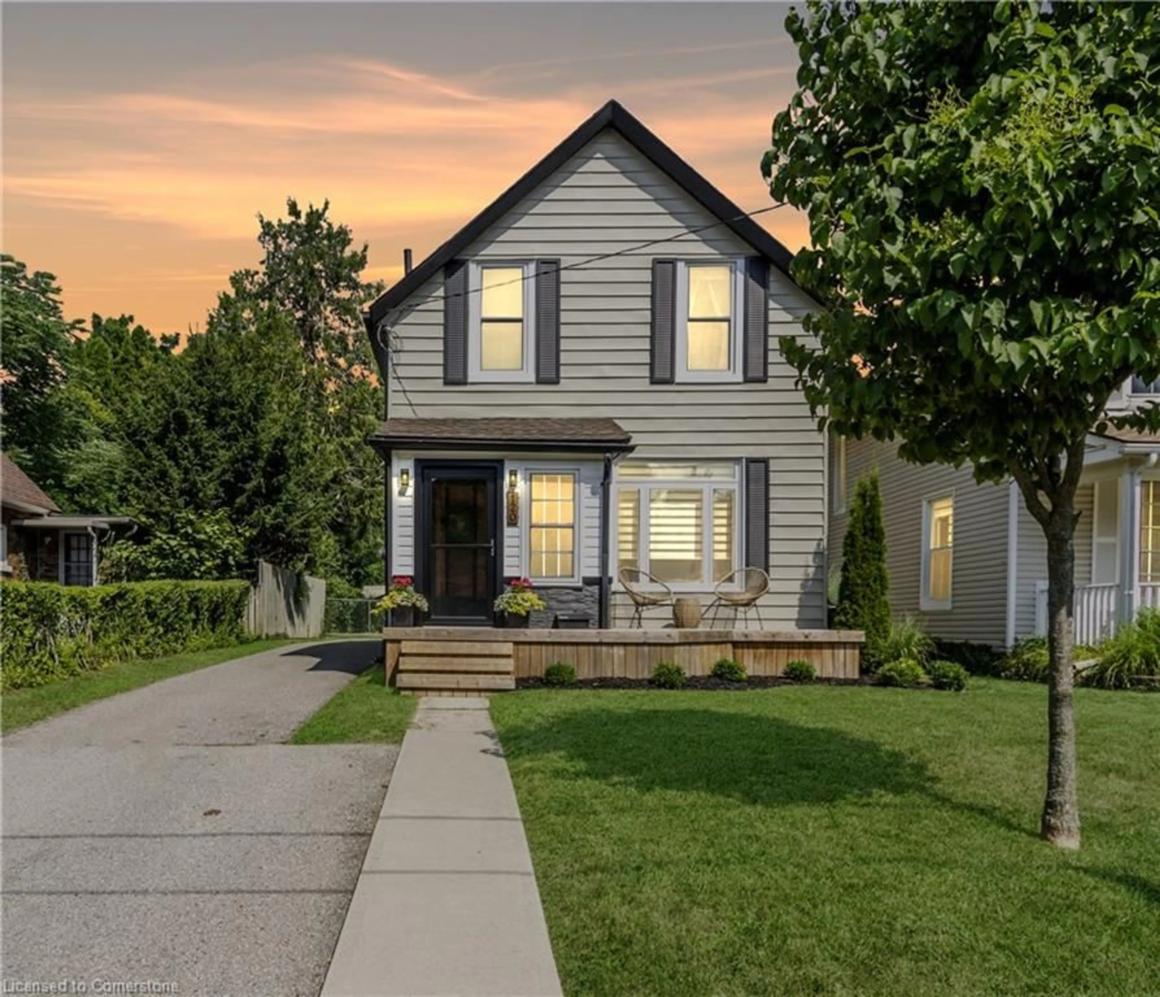 Home with vinyl exterior material, street for 120 Oxford St, Woodstock Ontario N4S 6A7