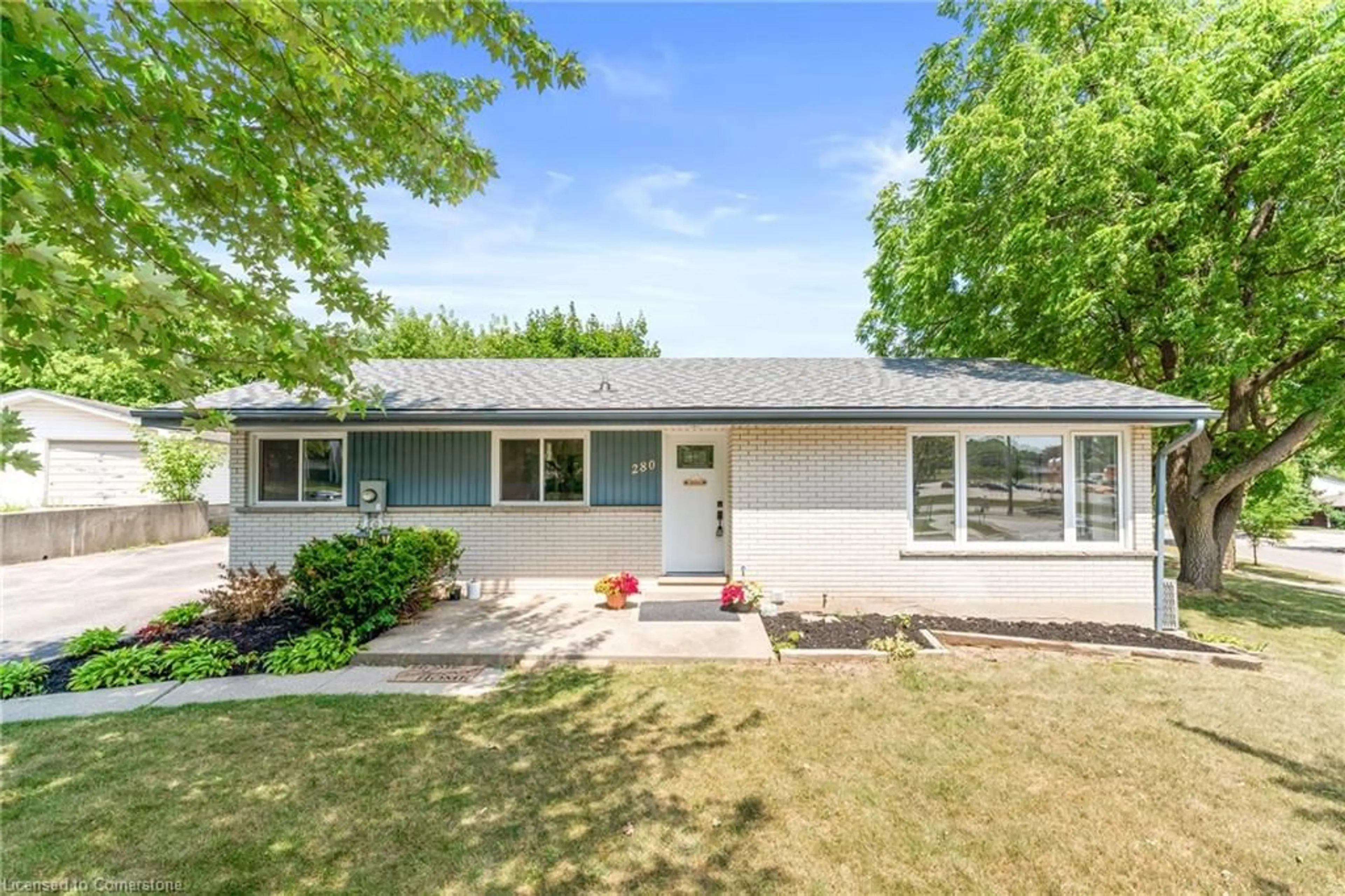 Home with vinyl exterior material, street for 280 Dale Cres, Waterloo Ontario N2J 3Y3