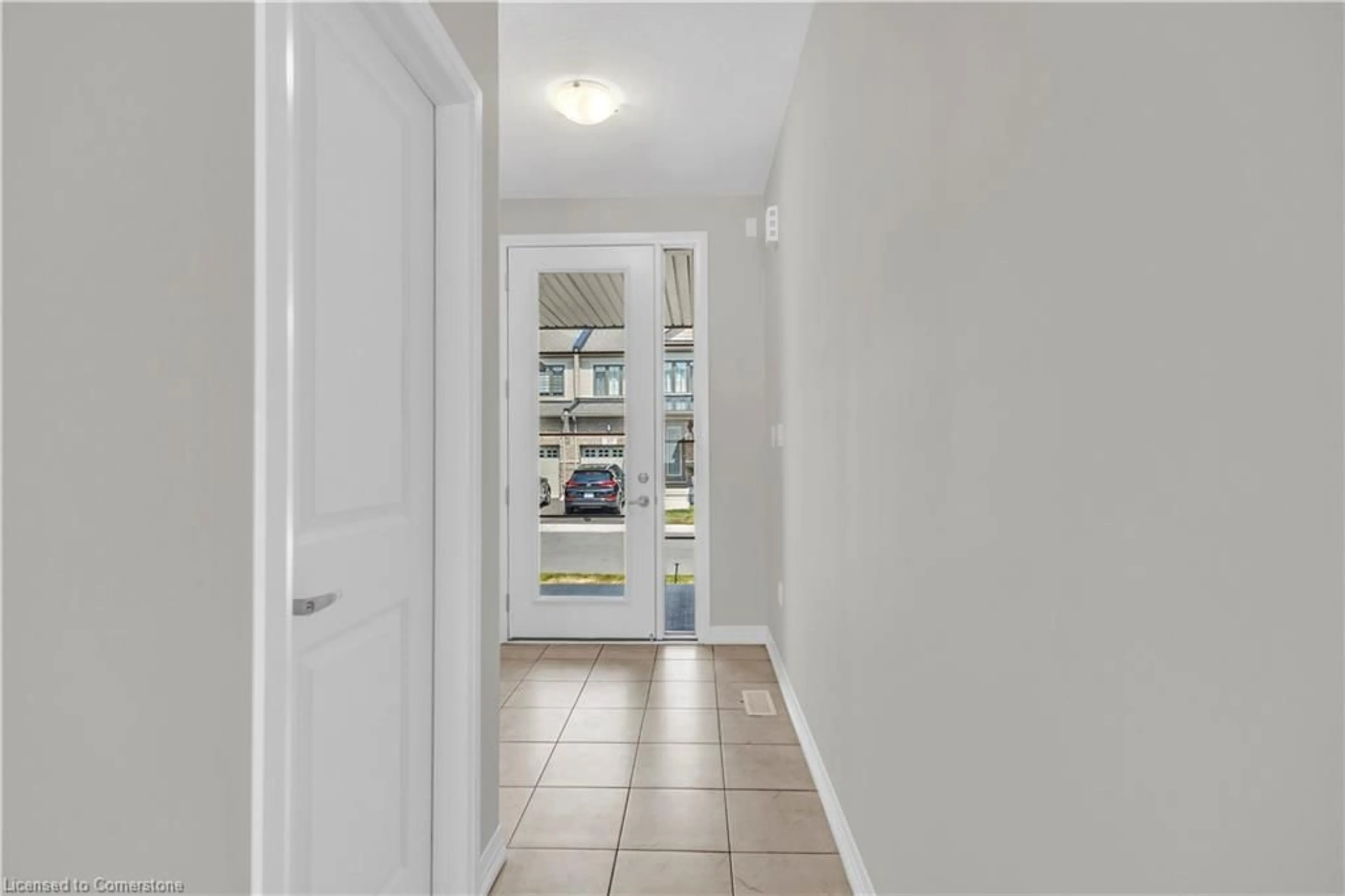 Indoor entryway for 15 Blacklock St #17, Cambridge Ontario N1S 0E6