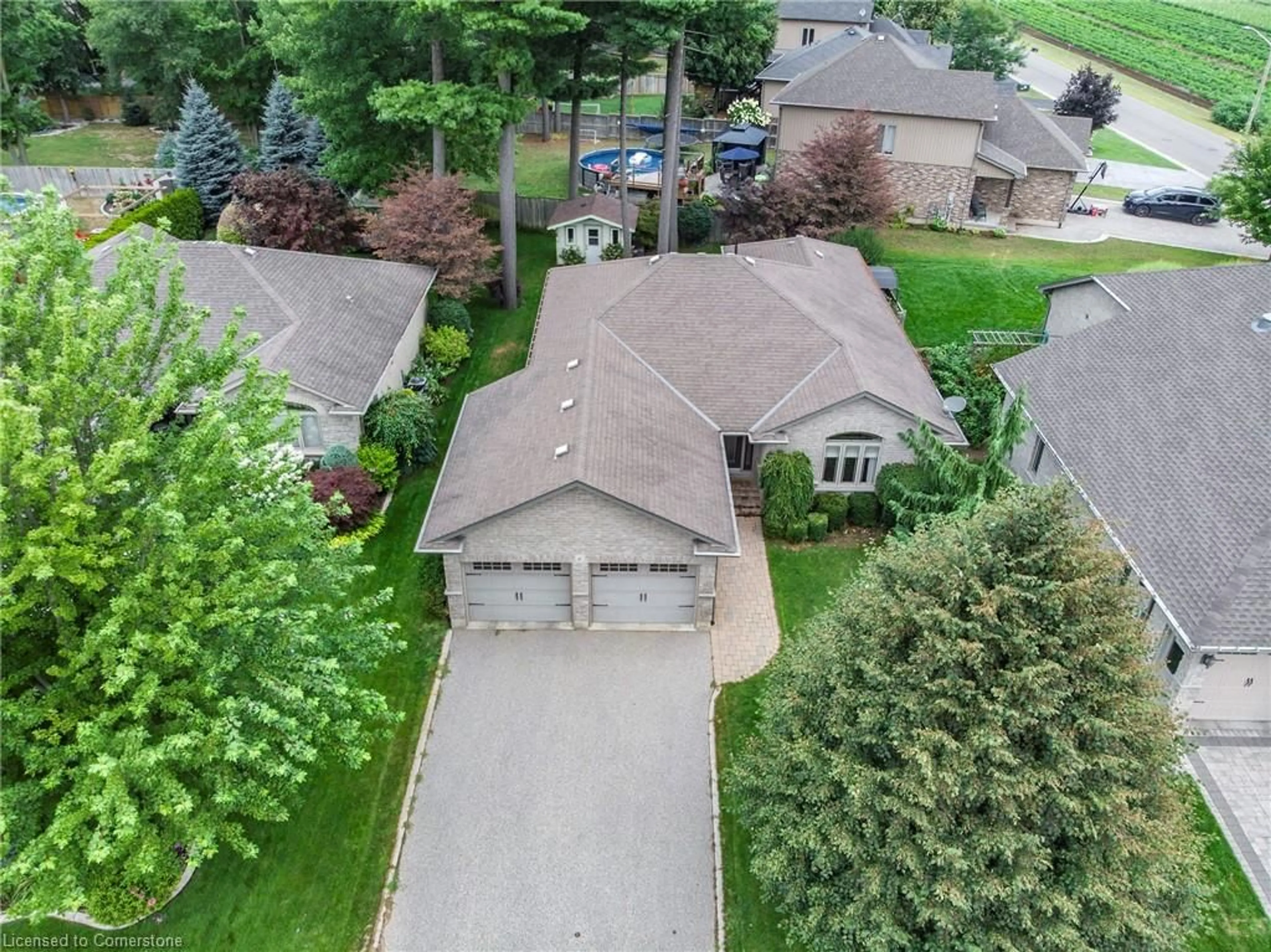 A pic from outside/outdoor area/front of a property/back of a property/a pic from drone, street for 6 Wintergreen Cres, Delhi Ontario N4B 2W5