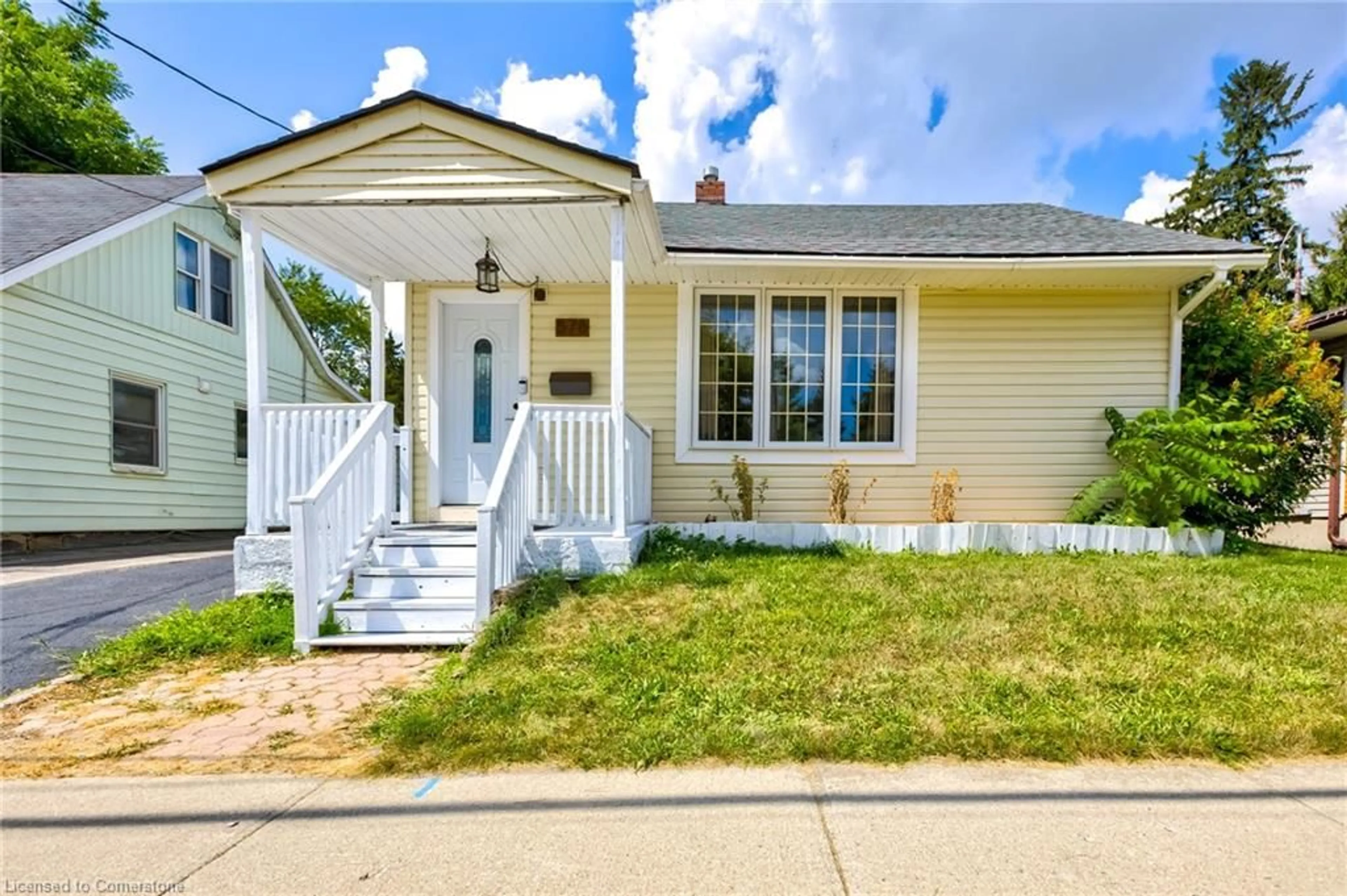 Home with vinyl exterior material, street for 578 Concession Rd, Cambridge Ontario N3H 4L3