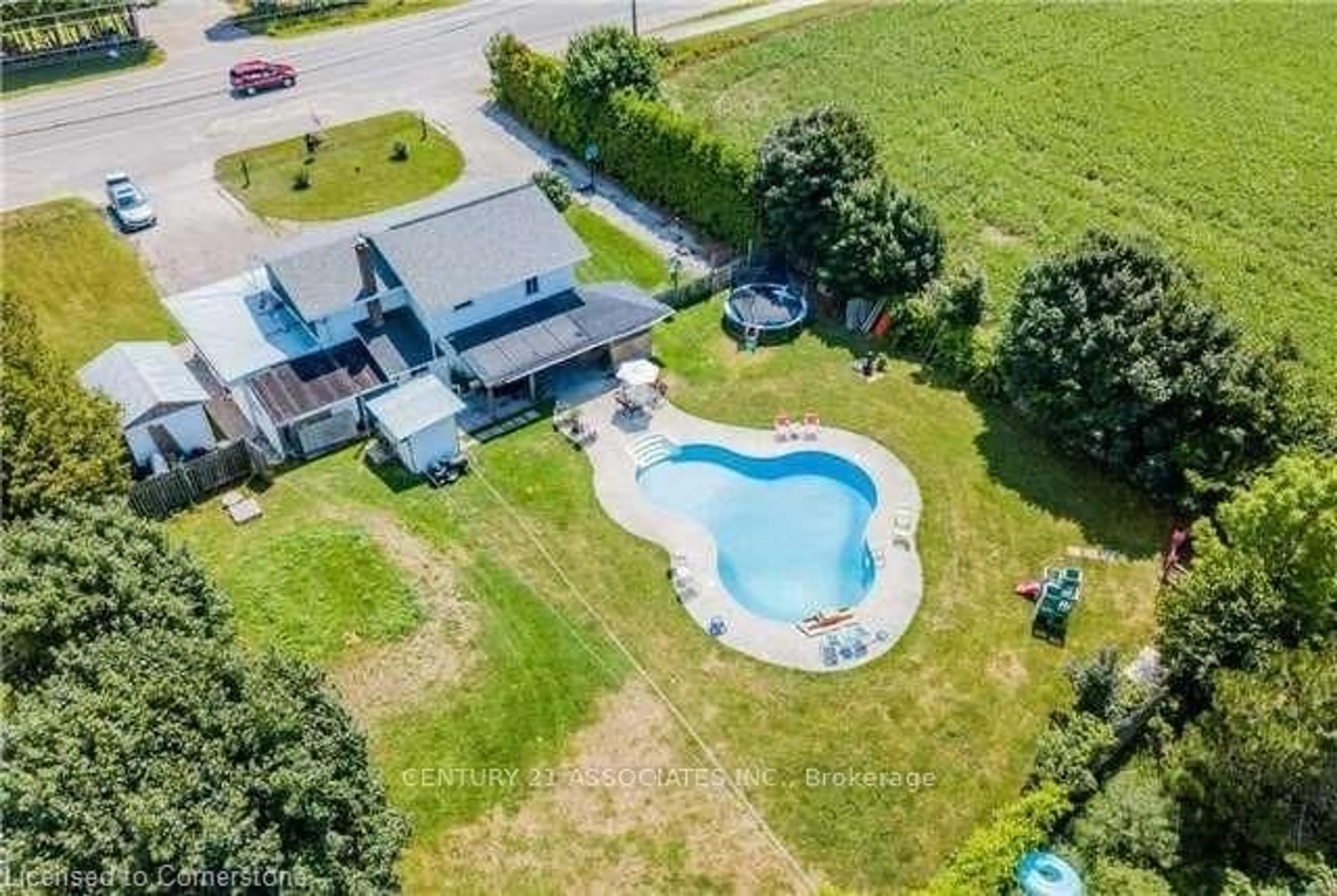 A pic from outside/outdoor area/front of a property/back of a property/a pic from drone, water/lake/river/ocean view for 84 Balm Beach Rd, Tiny Ontario L0L 2J0