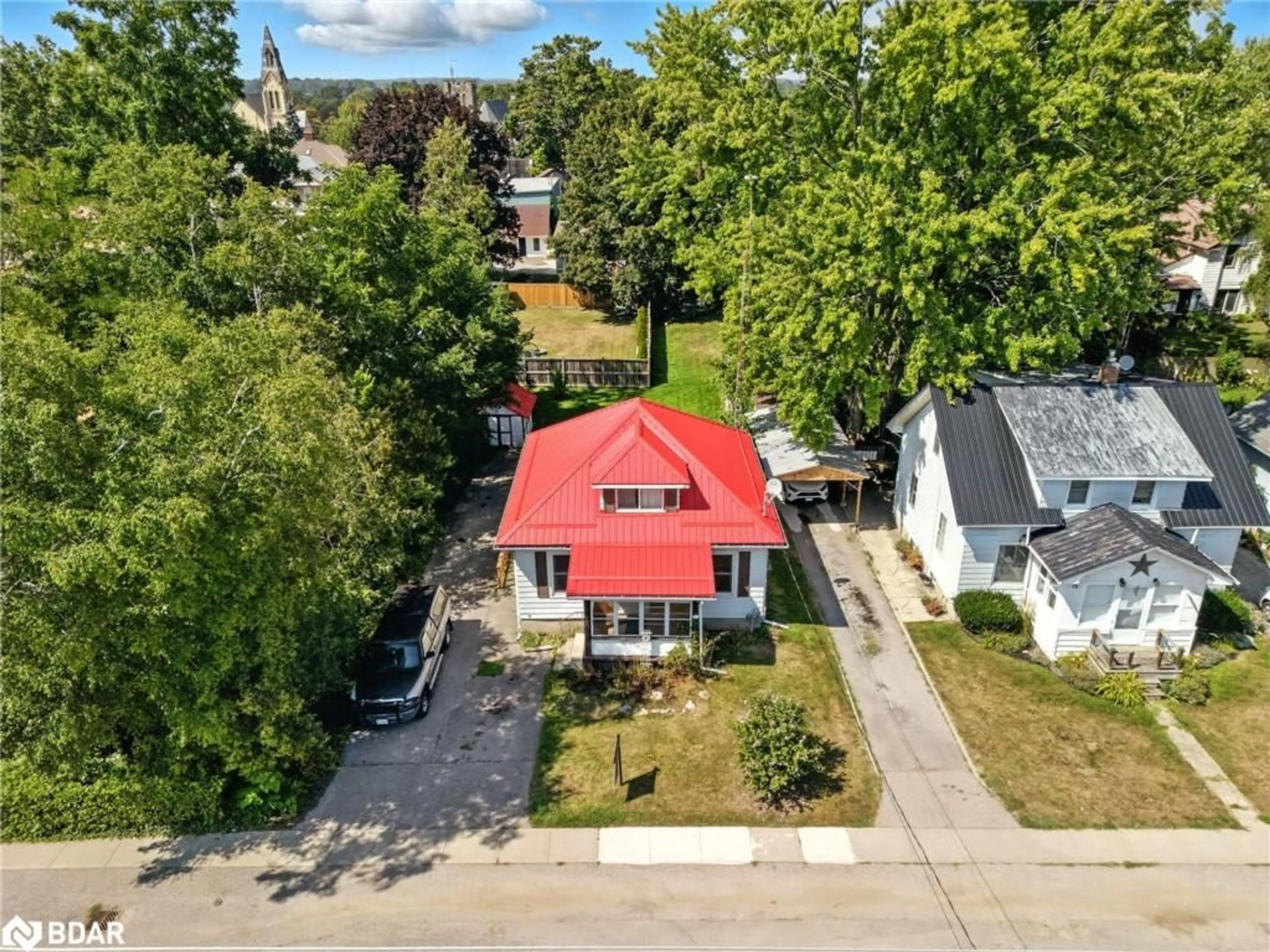 A pic from outside/outdoor area/front of a property/back of a property/a pic from drone, street for 15 East Church St, Norfolk Ontario N0E 1Y0
