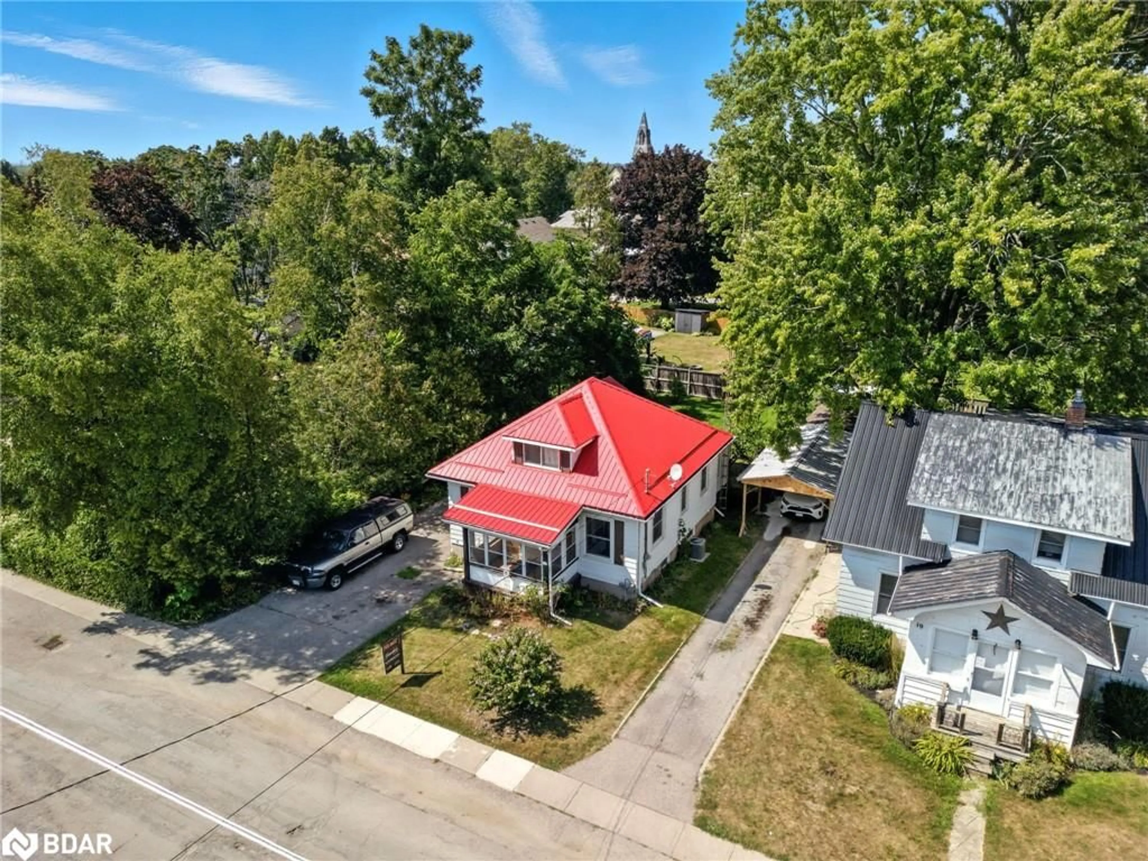 A pic from outside/outdoor area/front of a property/back of a property/a pic from drone, street for 15 East Church St, Norfolk Ontario N0E 1Y0