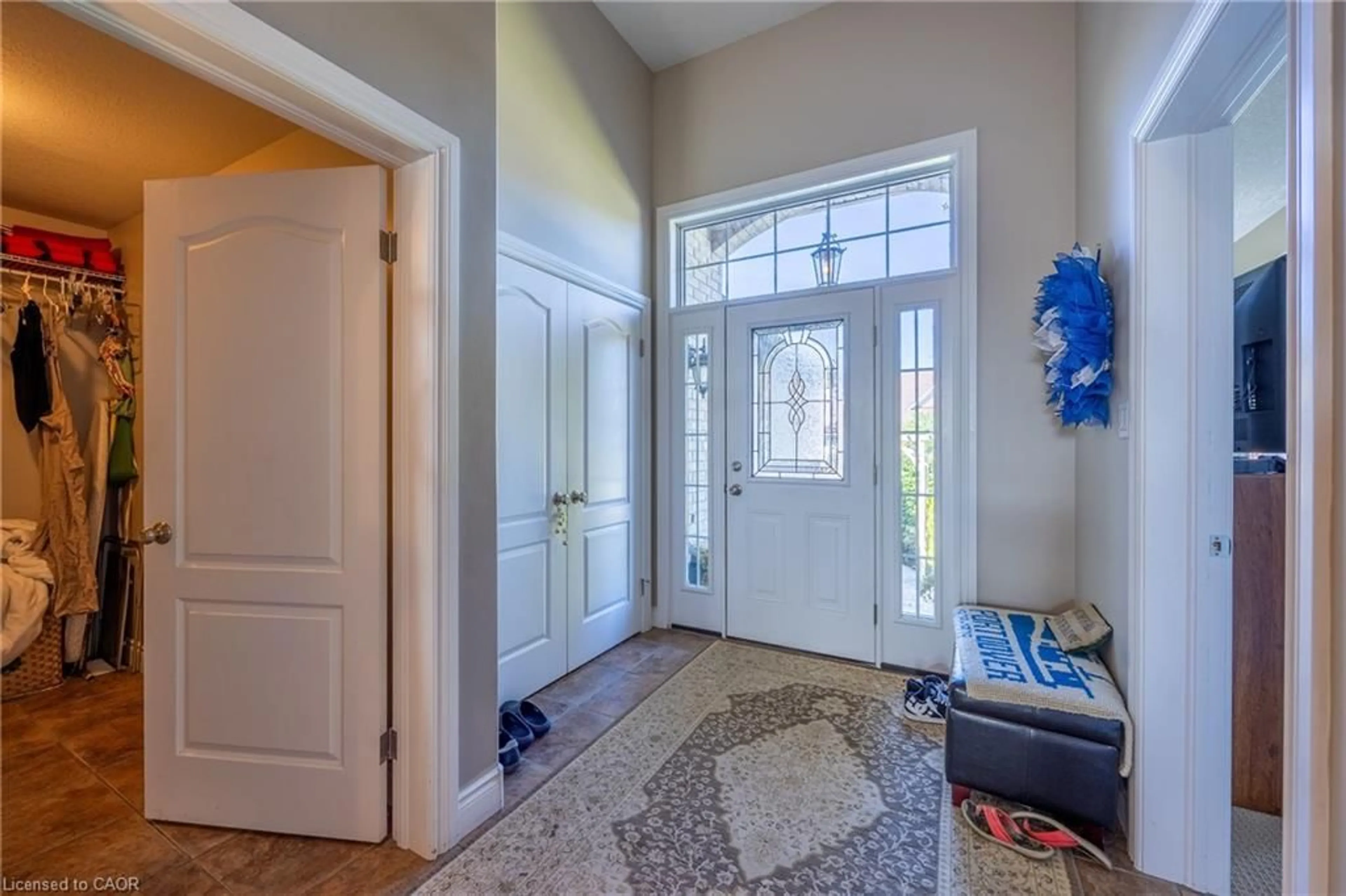Indoor entryway for 60 Willowdale Cres, Port Dover Ontario N0A 1N5