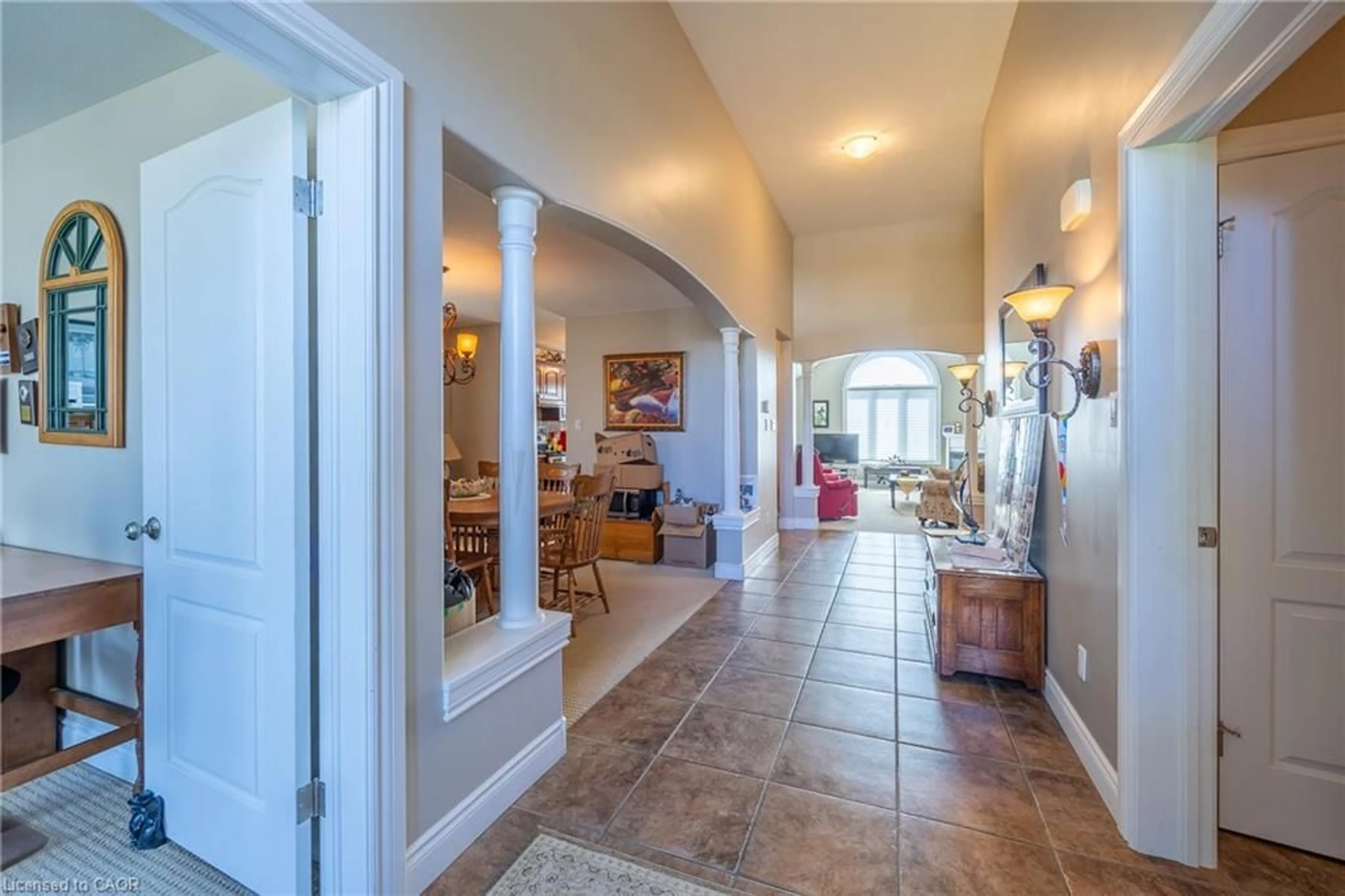 Indoor foyer for 60 Willowdale Cres, Port Dover Ontario N0A 1N5