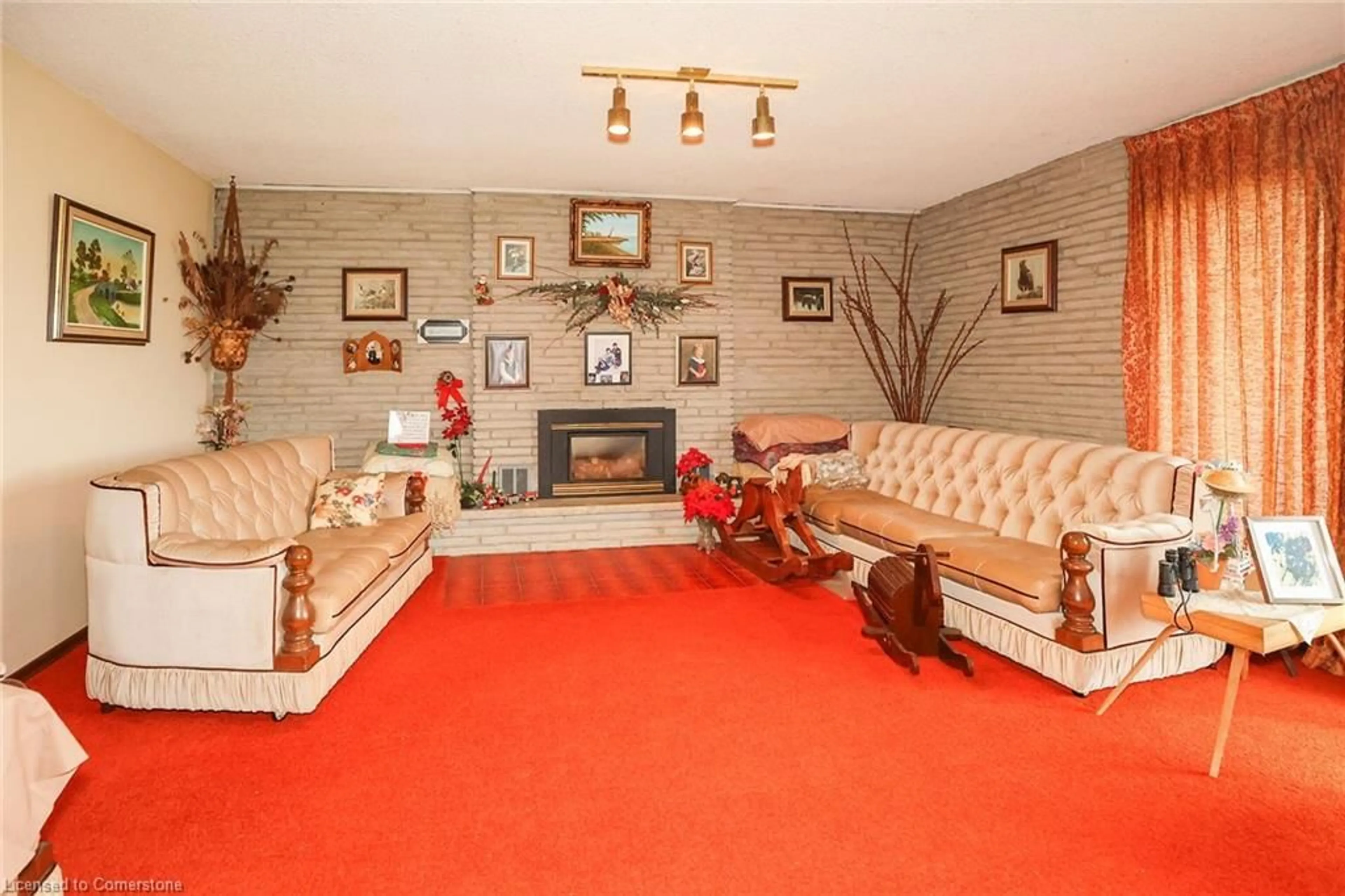 Lobby for 1033 North Service Rd, Stoney Creek Ontario L8E 5C8