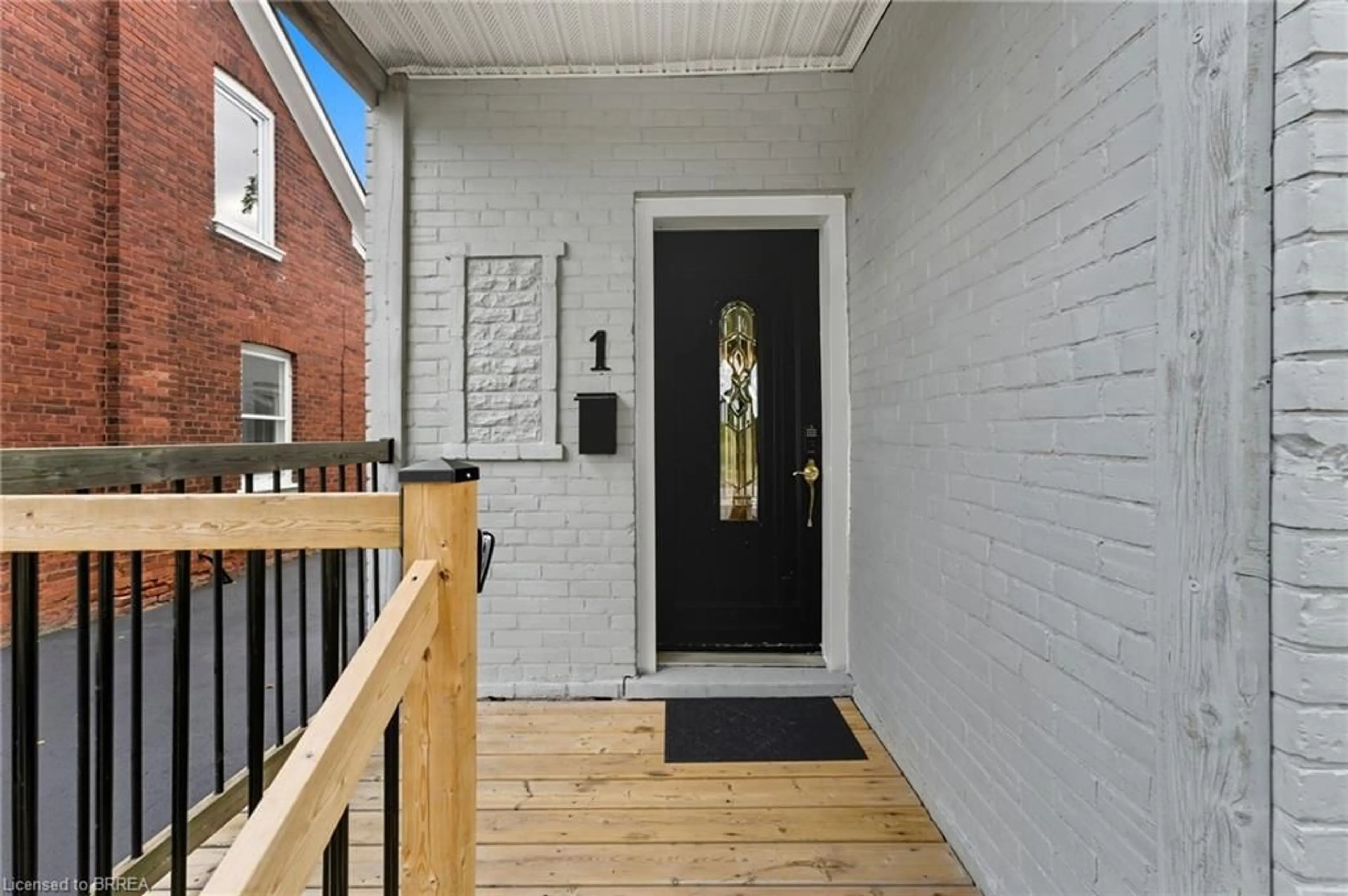 Indoor entryway for 1 Ontario St, Brantford Ontario N3S 2B7