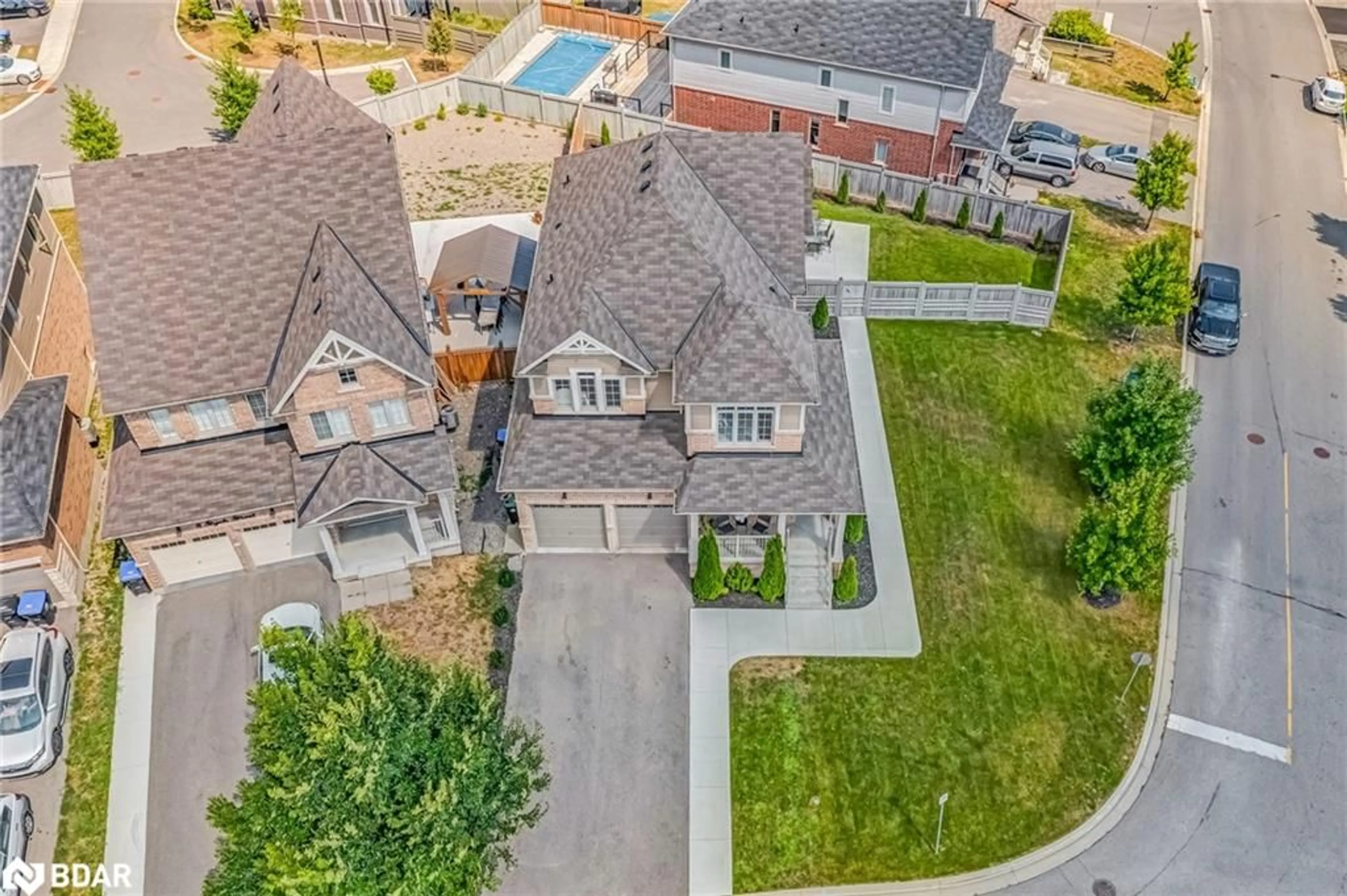 A pic from outside/outdoor area/front of a property/back of a property/a pic from drone, street for 10 Stych St, Tottenham Ontario L0G 1W0