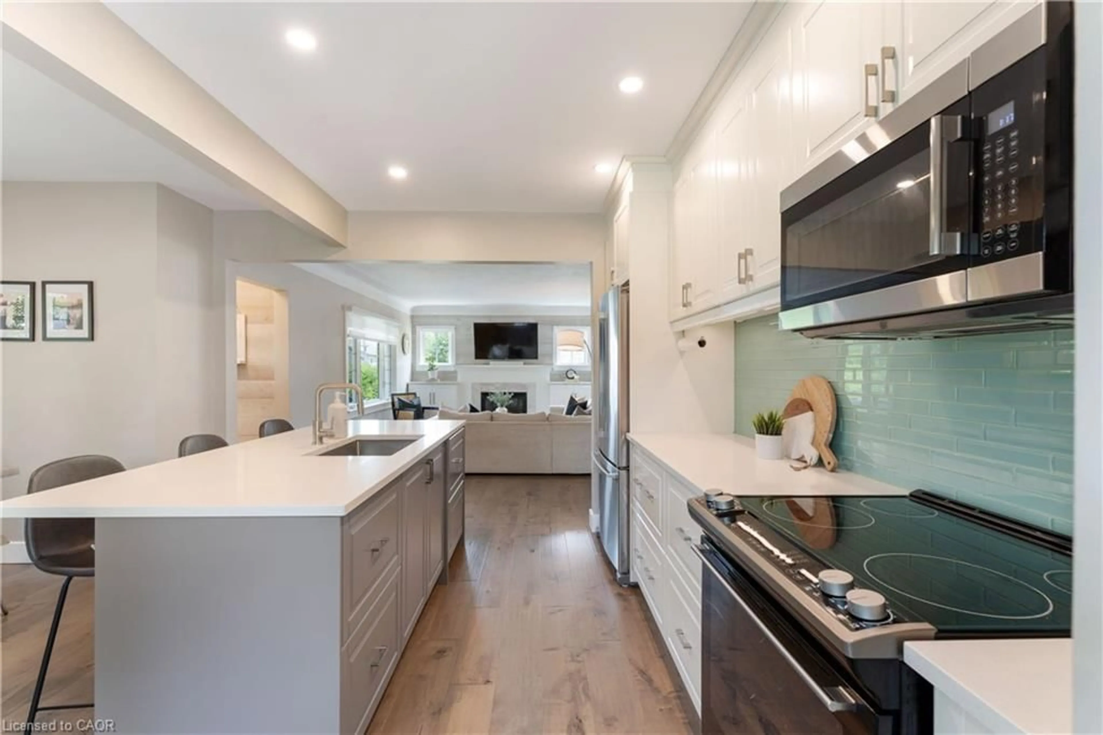 Open concept kitchen, unknown for 1050 St. Matthew's Ave, Burlington Ontario L7T 2J4