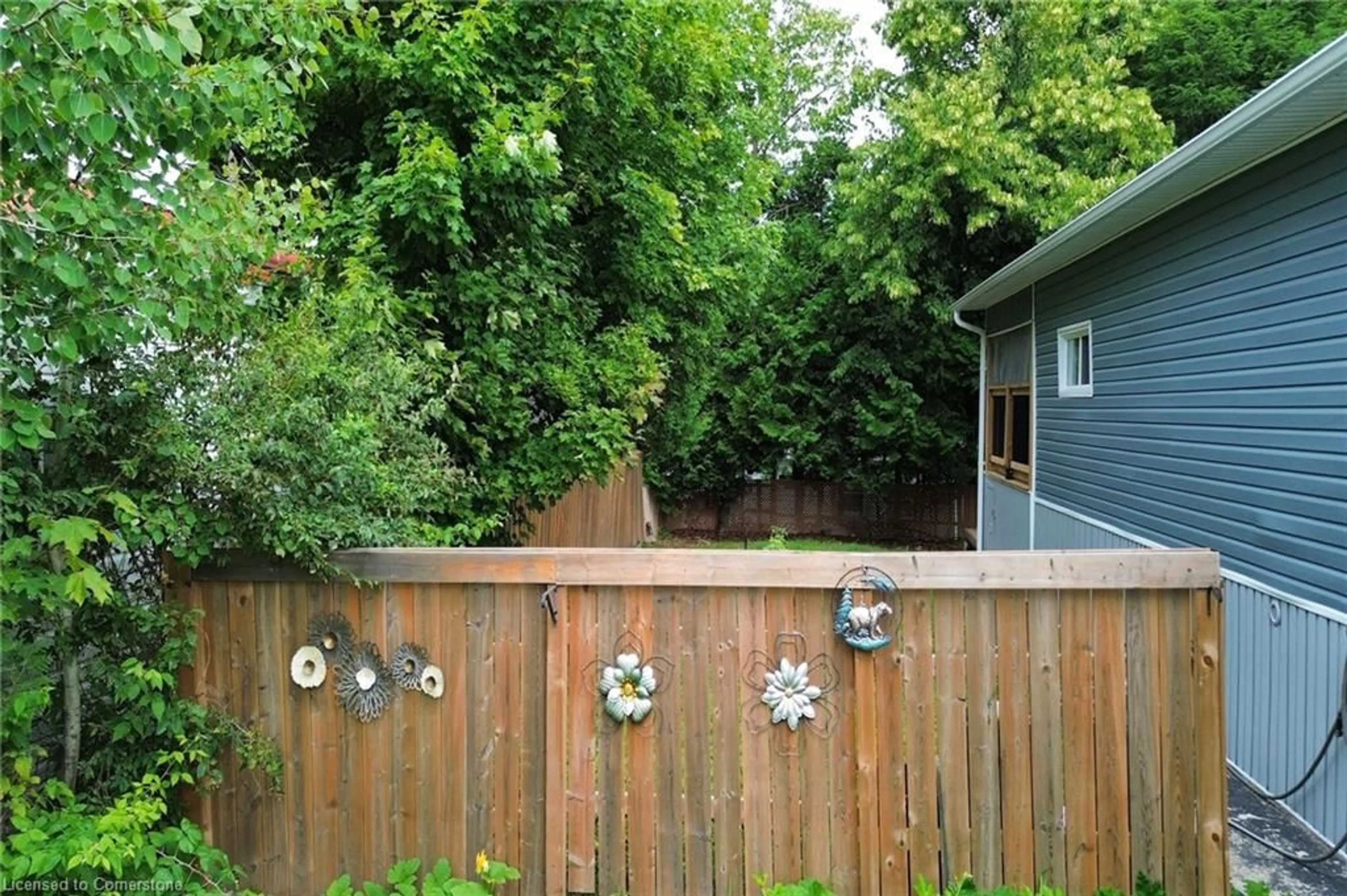 Patio, street for 21 Westhill Rd, Elliot Lake Ontario P5A 1A4