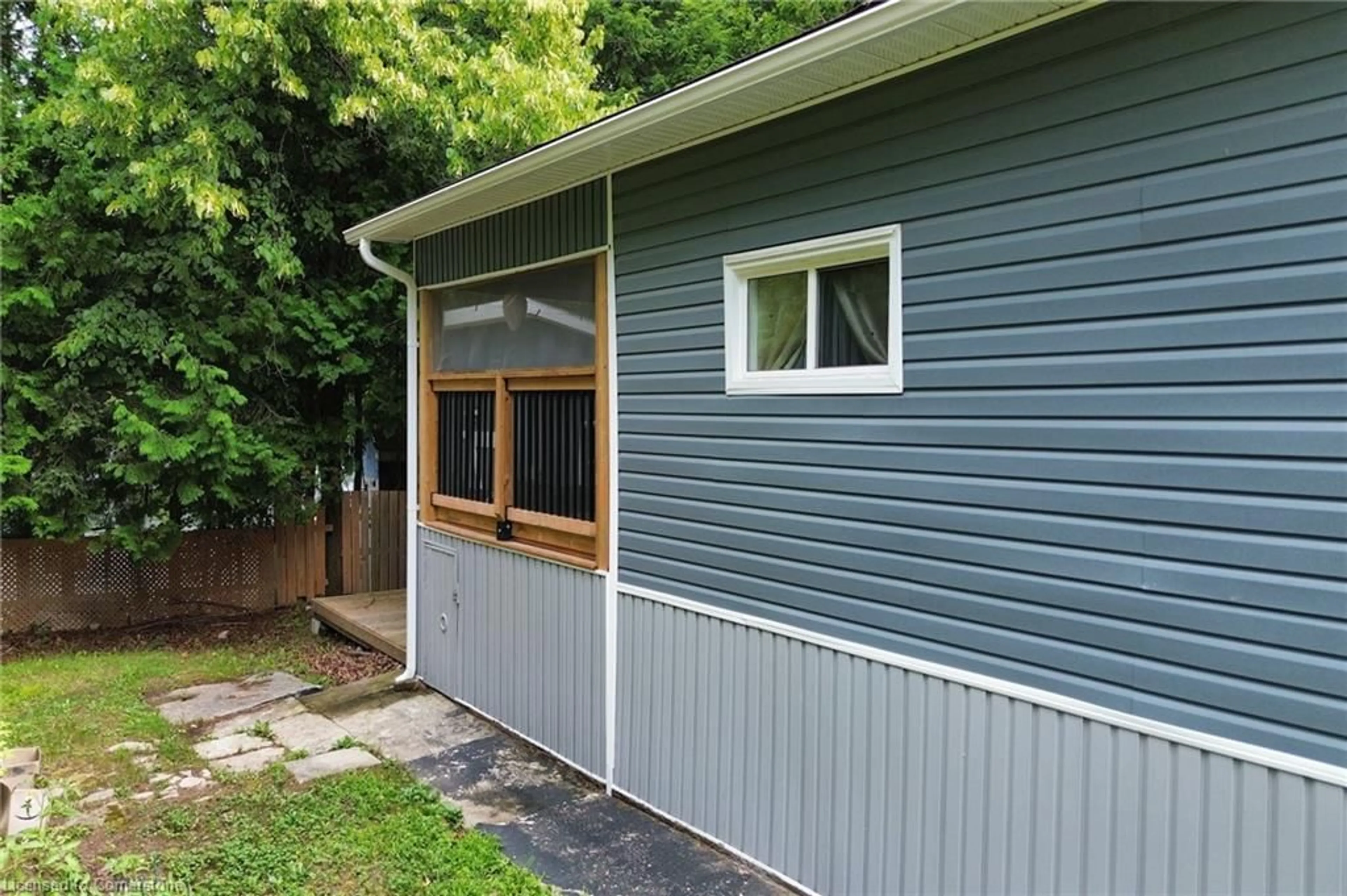 Home with vinyl exterior material, street for 21 Westhill Rd, Elliot Lake Ontario P5A 1A4