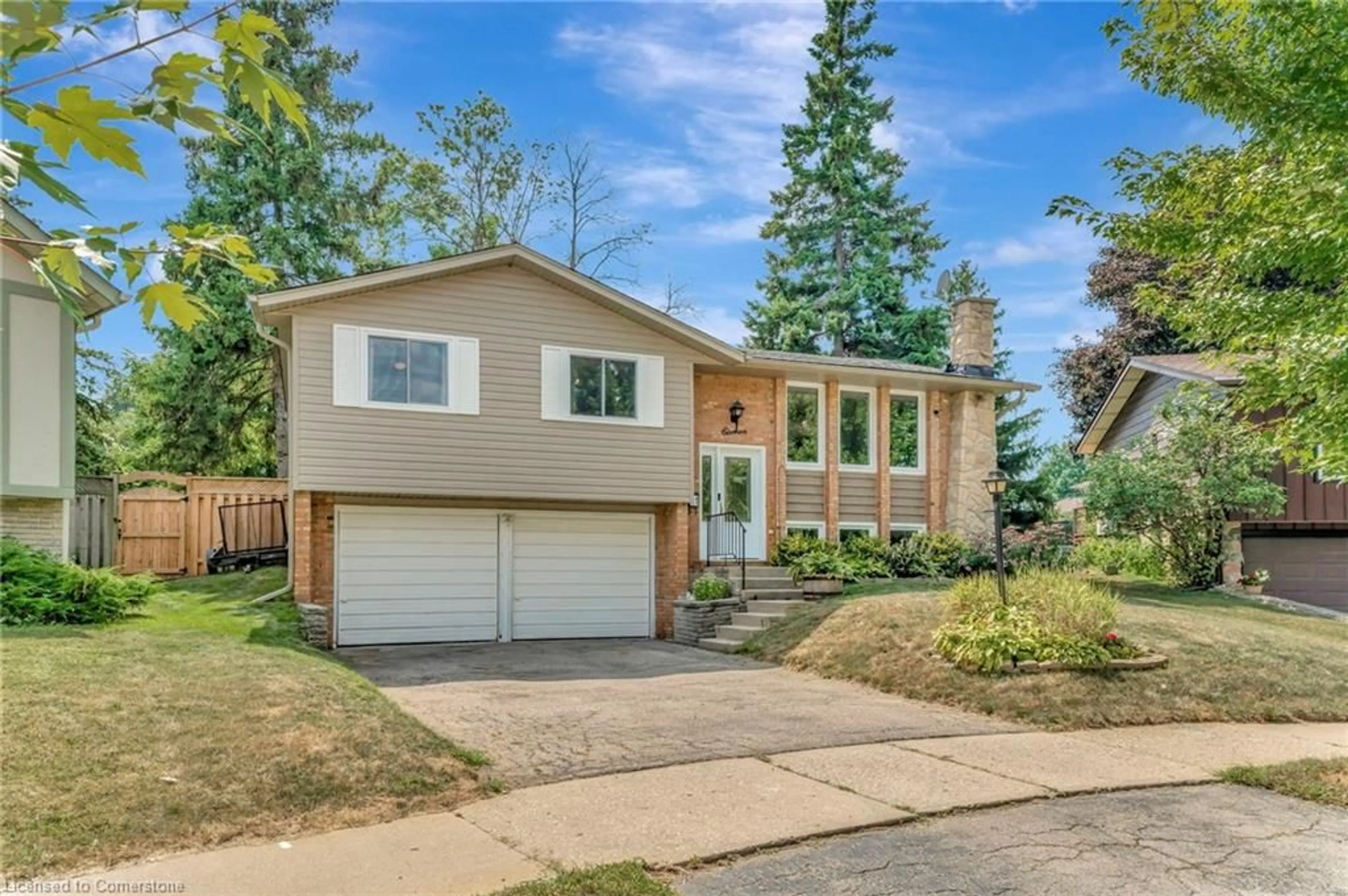 Home with vinyl exterior material, street for 11 Brassey Crt, Kitchener Ontario N2P 1J2