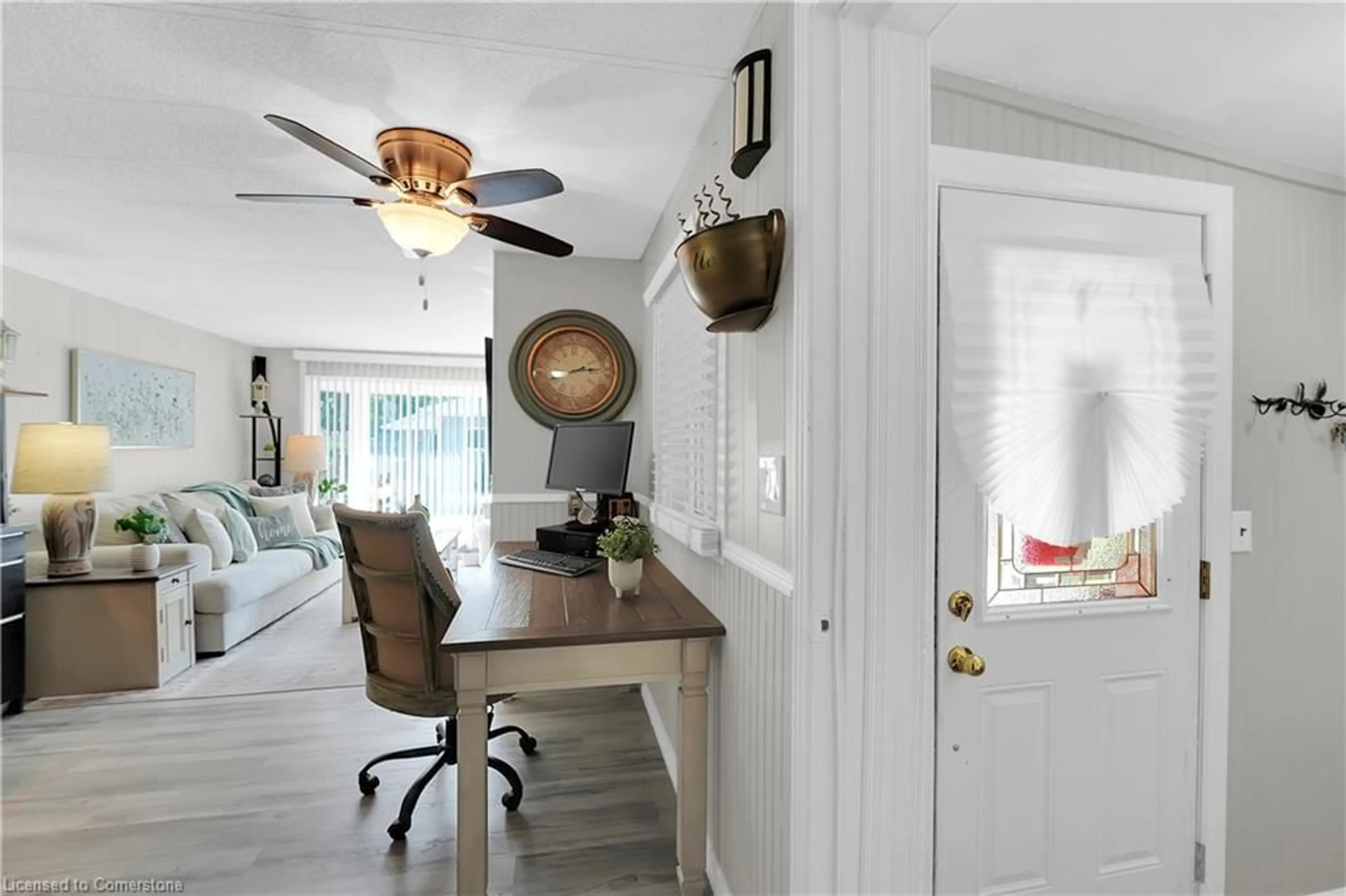 Indoor entryway for 4595 Martha Lane, Beamsville Ontario L3J 0W1