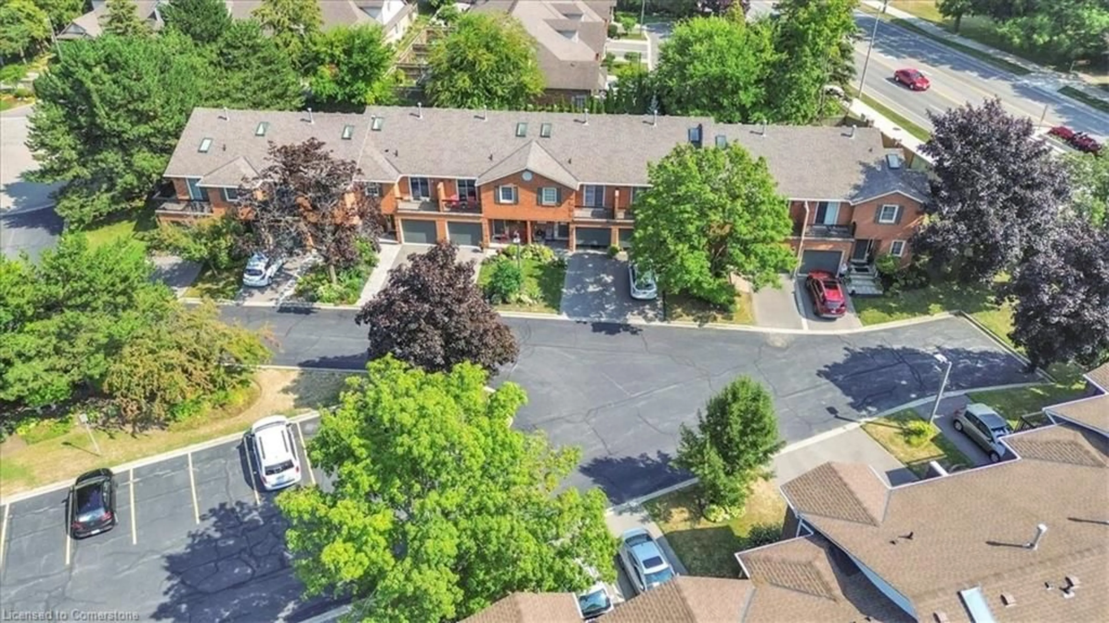 A pic from outside/outdoor area/front of a property/back of a property/a pic from drone, unknown for 1205 Lamb's Crt #7, Burlington Ontario L7S 2G4
