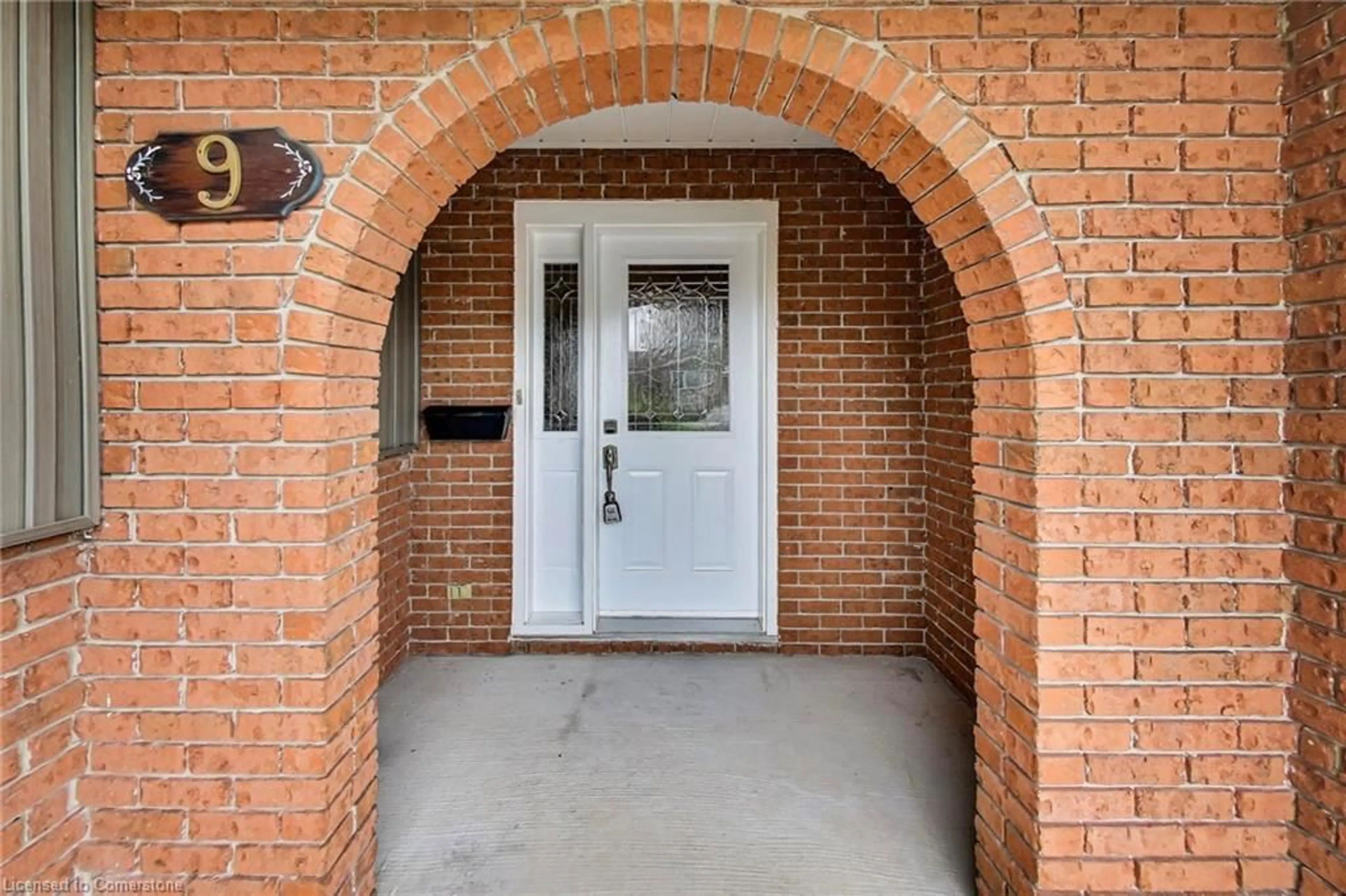 Unknown for 9 Brooks Cir, Smithville Ontario L0R 2A0