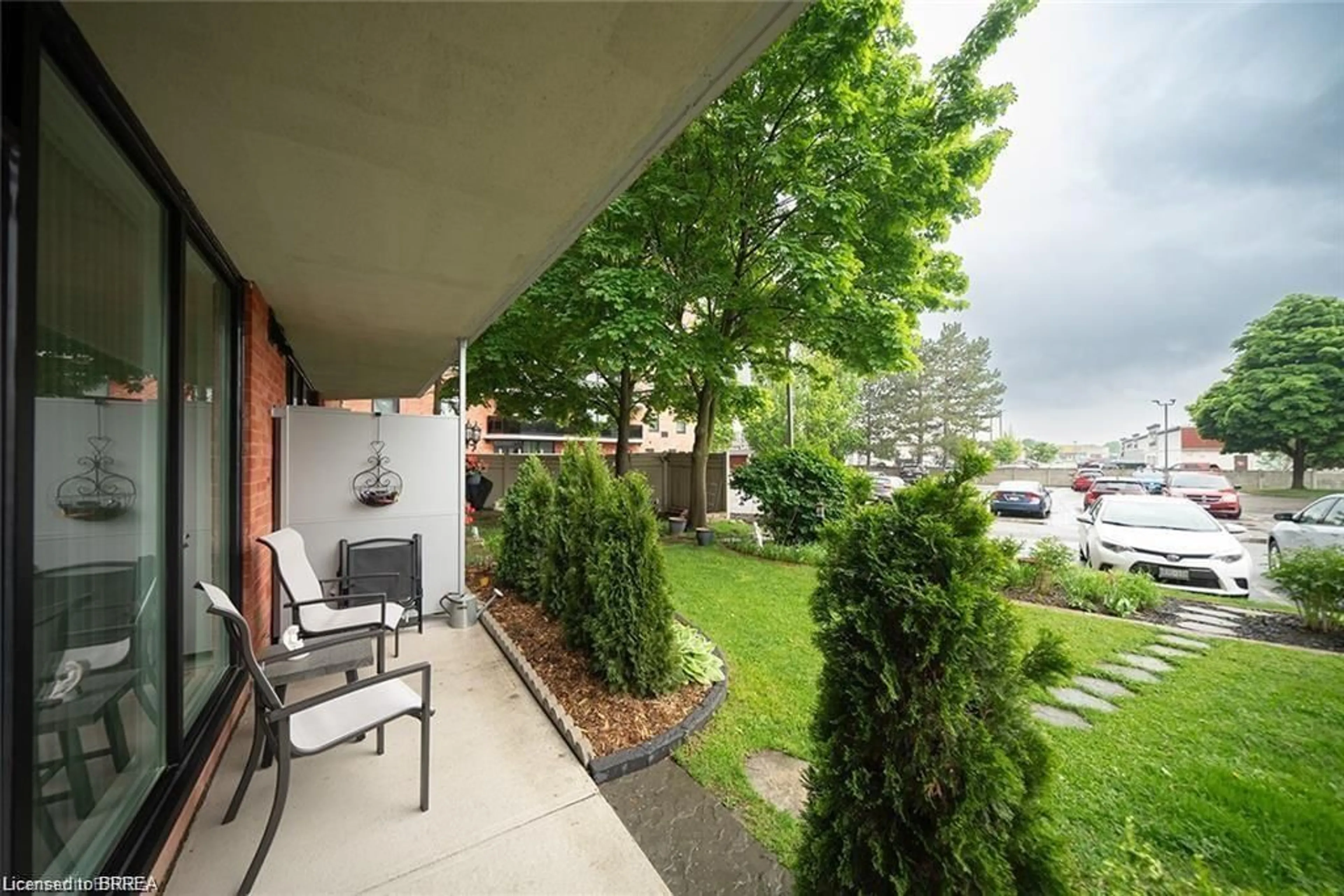 Patio, unknown for 9 Bonheur Crt #112, Brantford Ontario N3P 1Z5