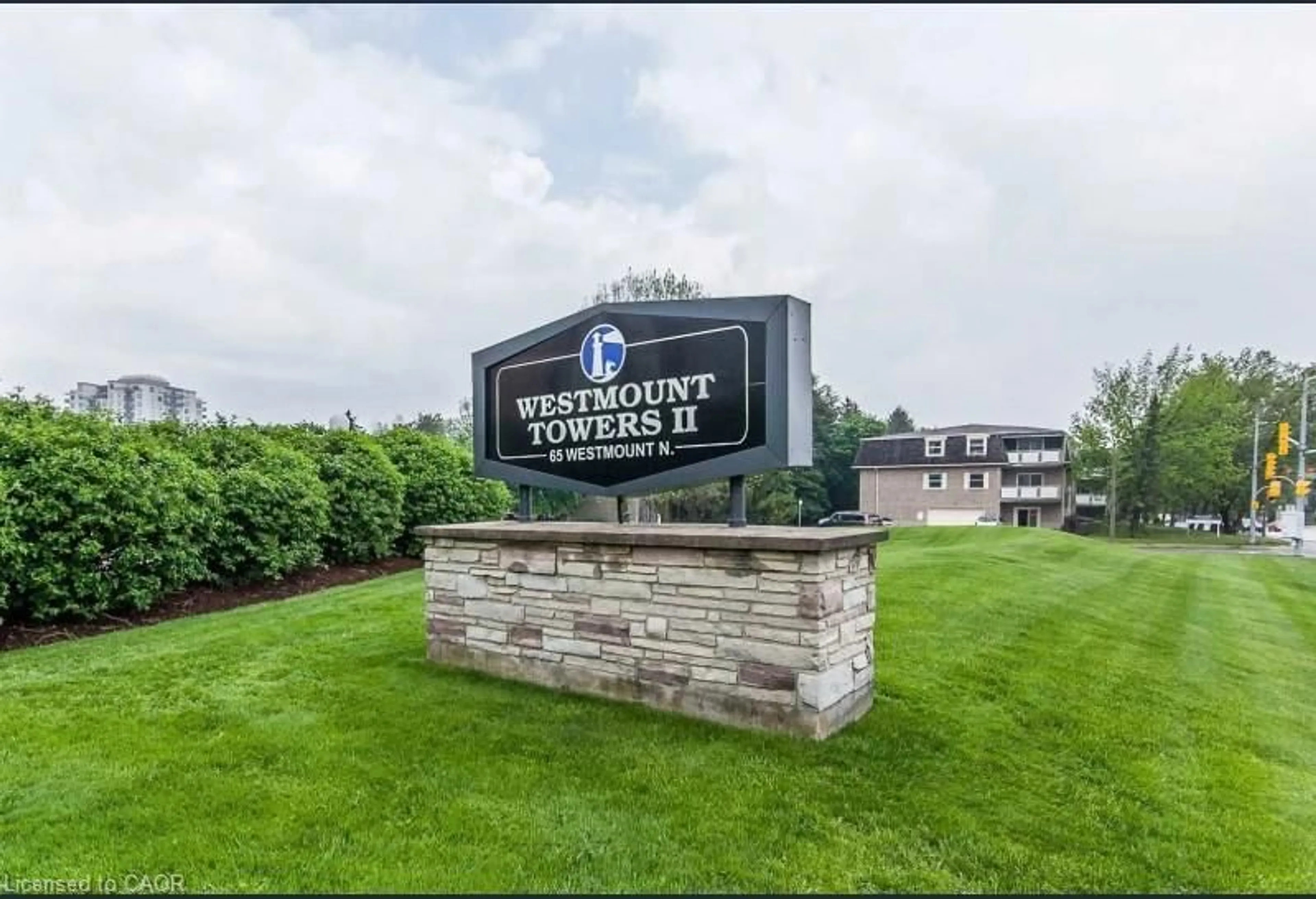Indoor foyer for 65 Westmount Rd #311, Waterloo Ontario N2L 5G6