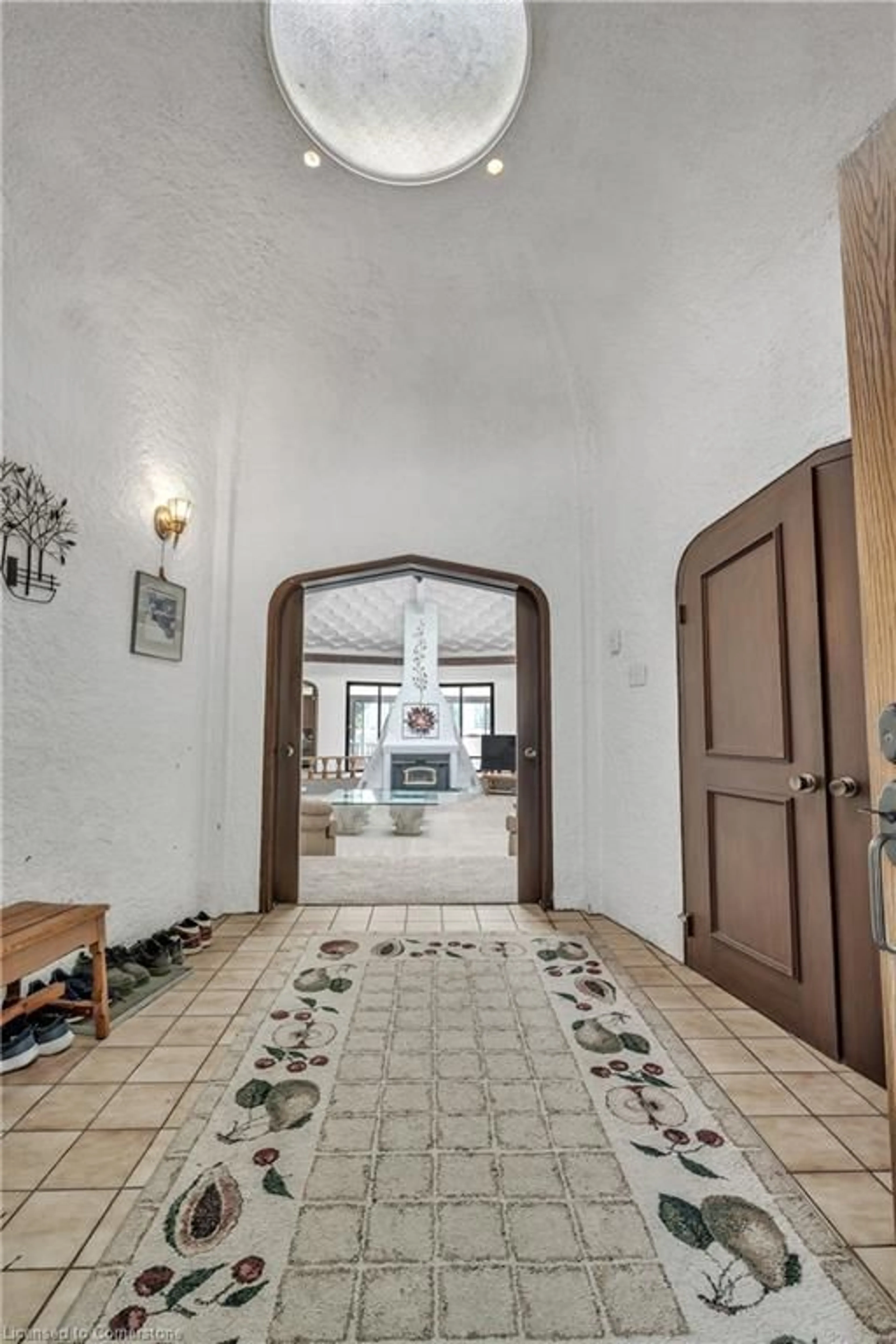 Indoor foyer for 847294 Township Road 9 Rd, Drumbo Ontario N0J 1G0