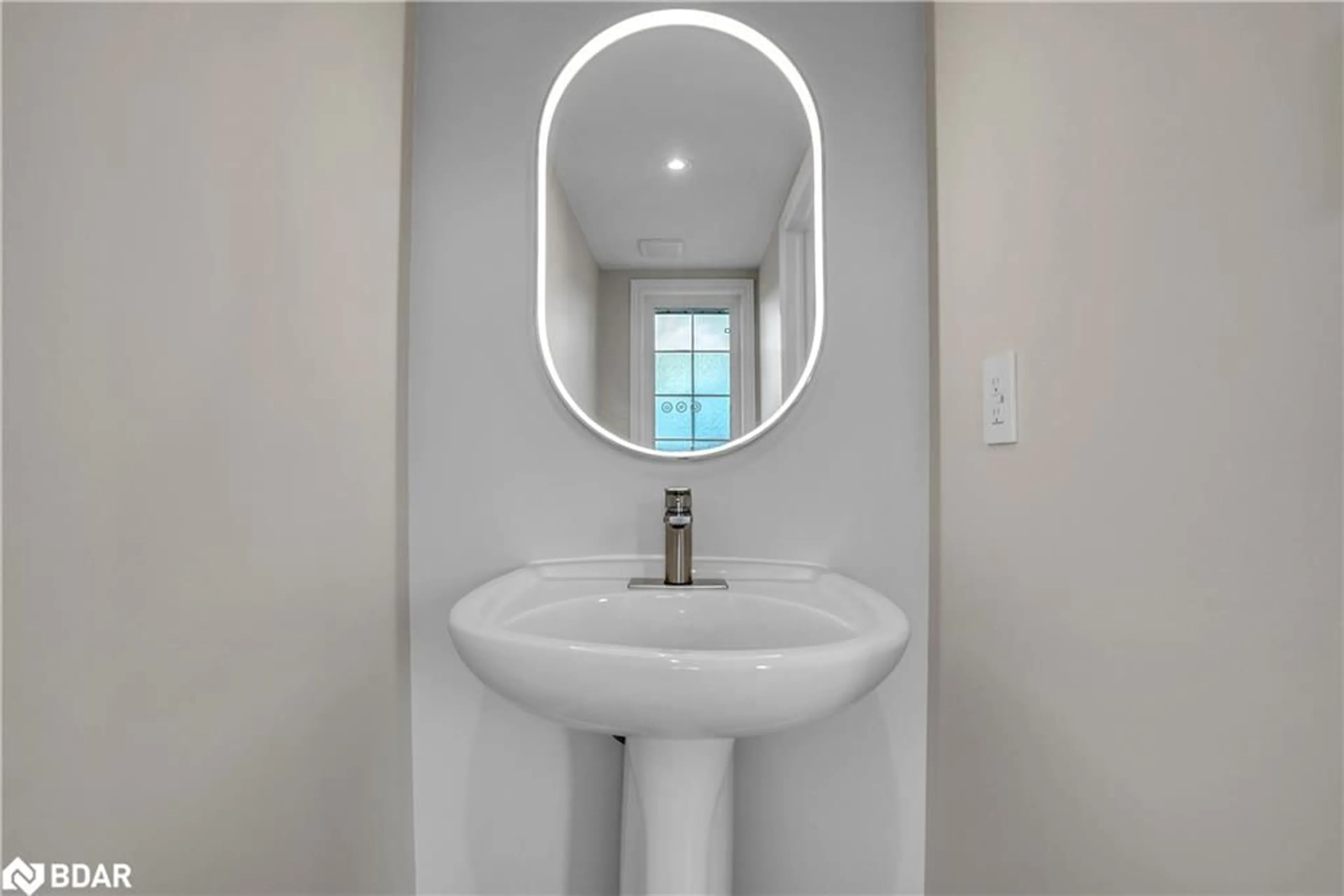 Standard bathroom, unknown for 16 Admiral Cres, Angus Ontario L0M 1B4