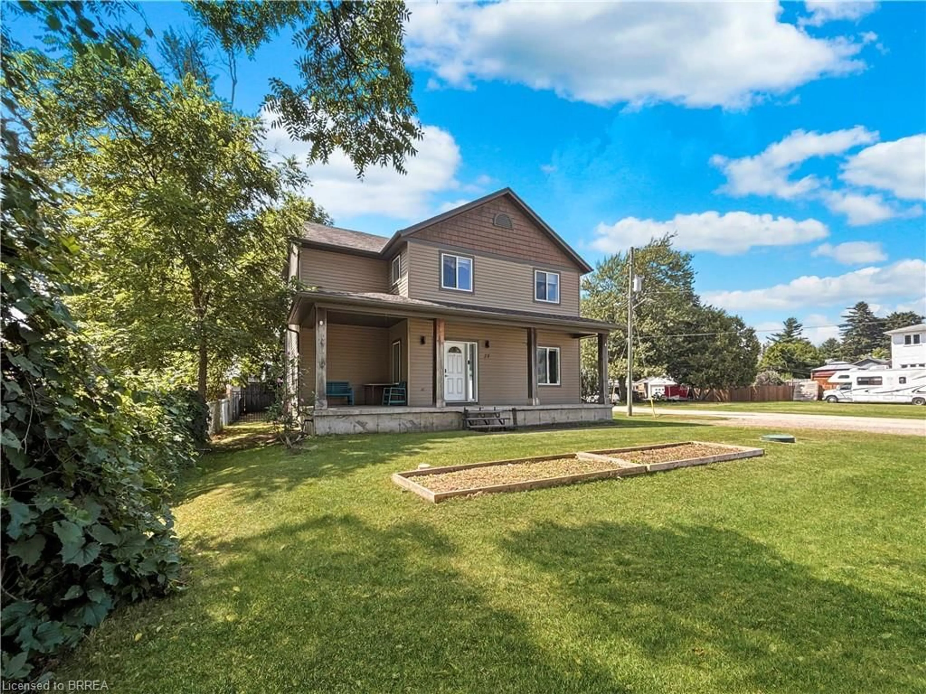 A pic from outside/outdoor area/front of a property/back of a property/a pic from drone, unknown for 25 Baird St, Bright Ontario N0J 1B0