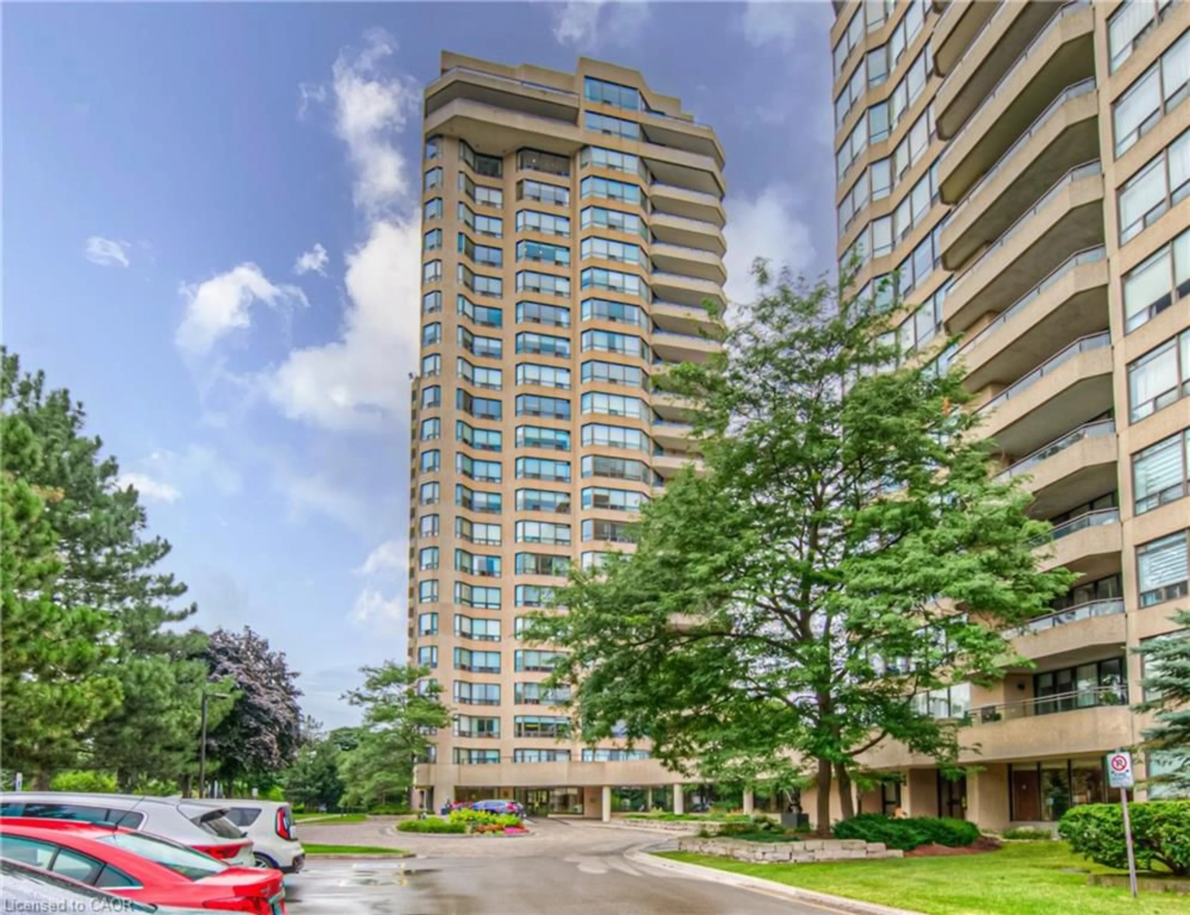 Indoor foyer for 4 Willow St #906, Waterloo Ontario N2J 4S2