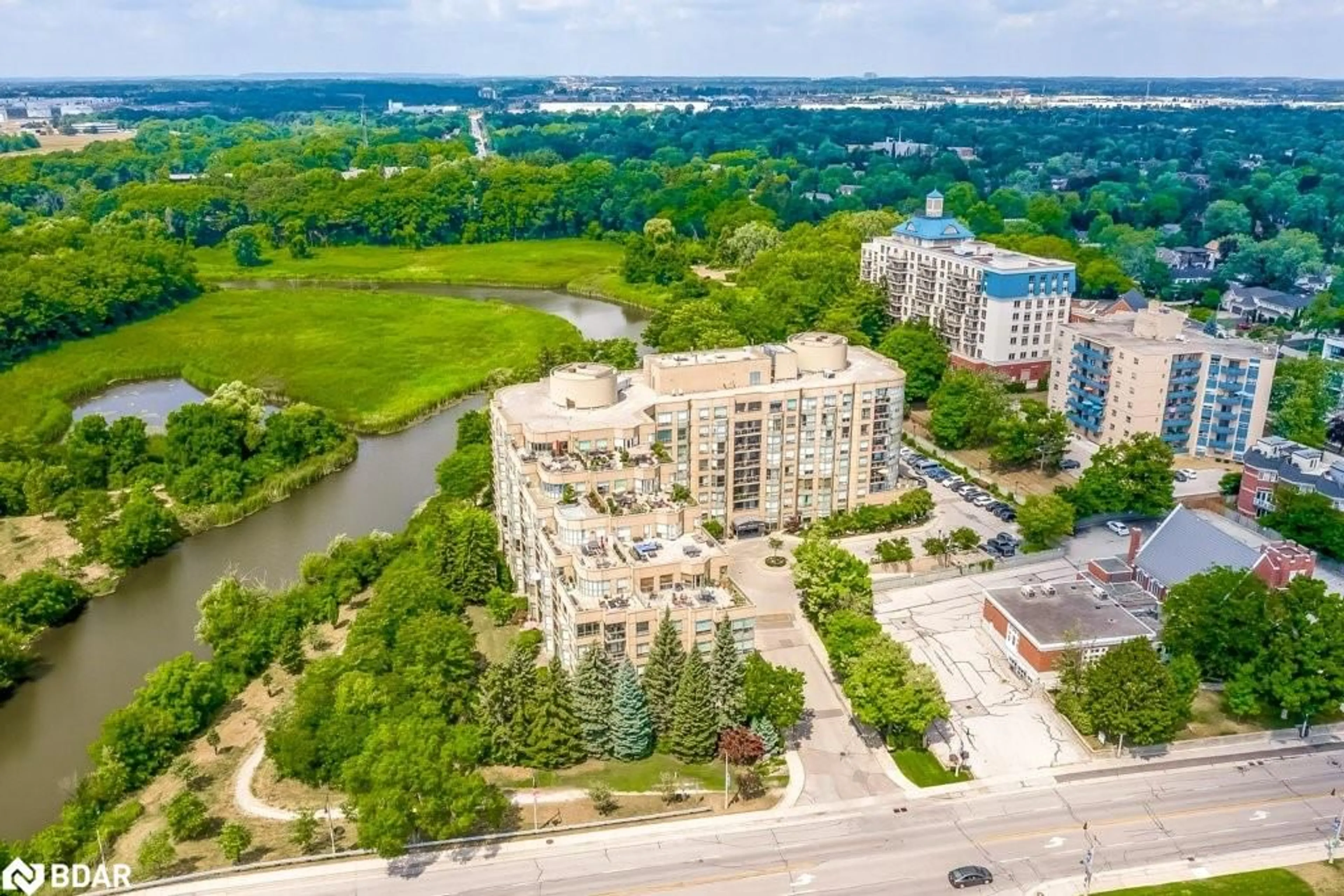 A pic from outside/outdoor area/front of a property/back of a property/a pic from drone, city buildings view from balcony for 2511 Lakeshore Rd #720, Oakville Ontario L6L 6L9