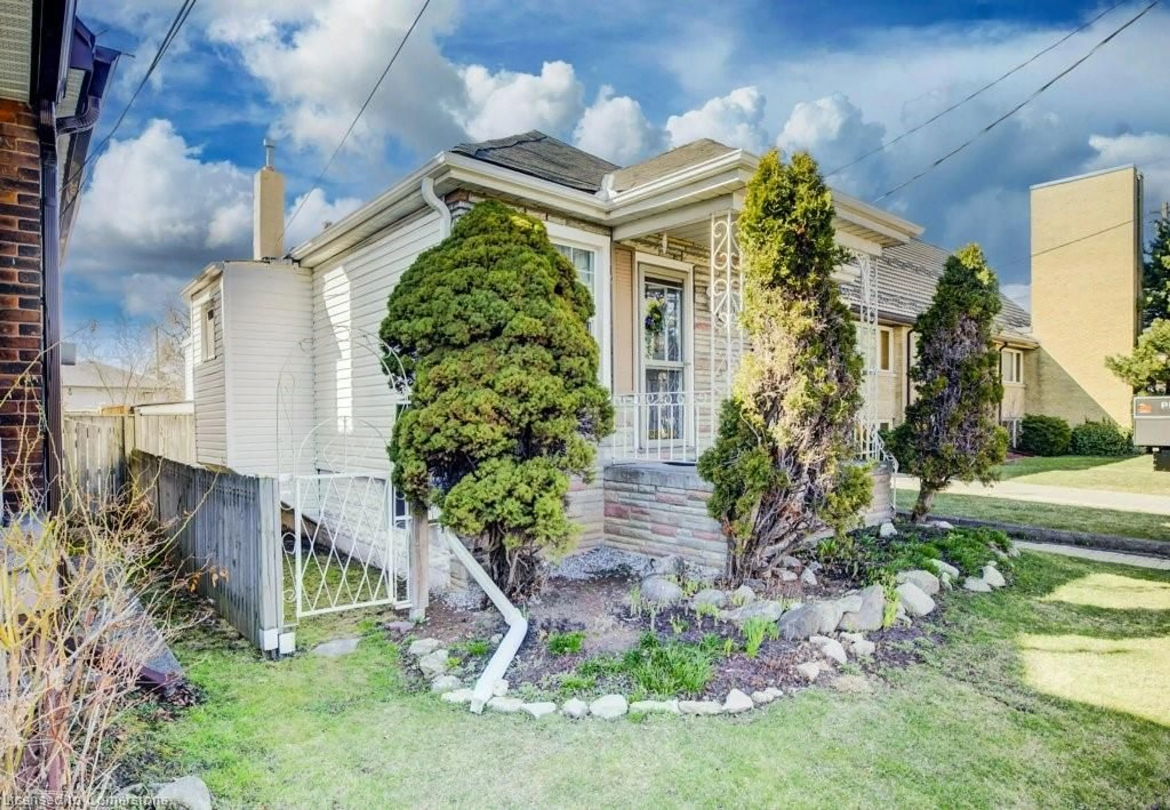 A pic from outside/outdoor area/front of a property/back of a property/a pic from drone, street for 458 Upper Wentworth St, Hamilton Ontario L9A 4T7