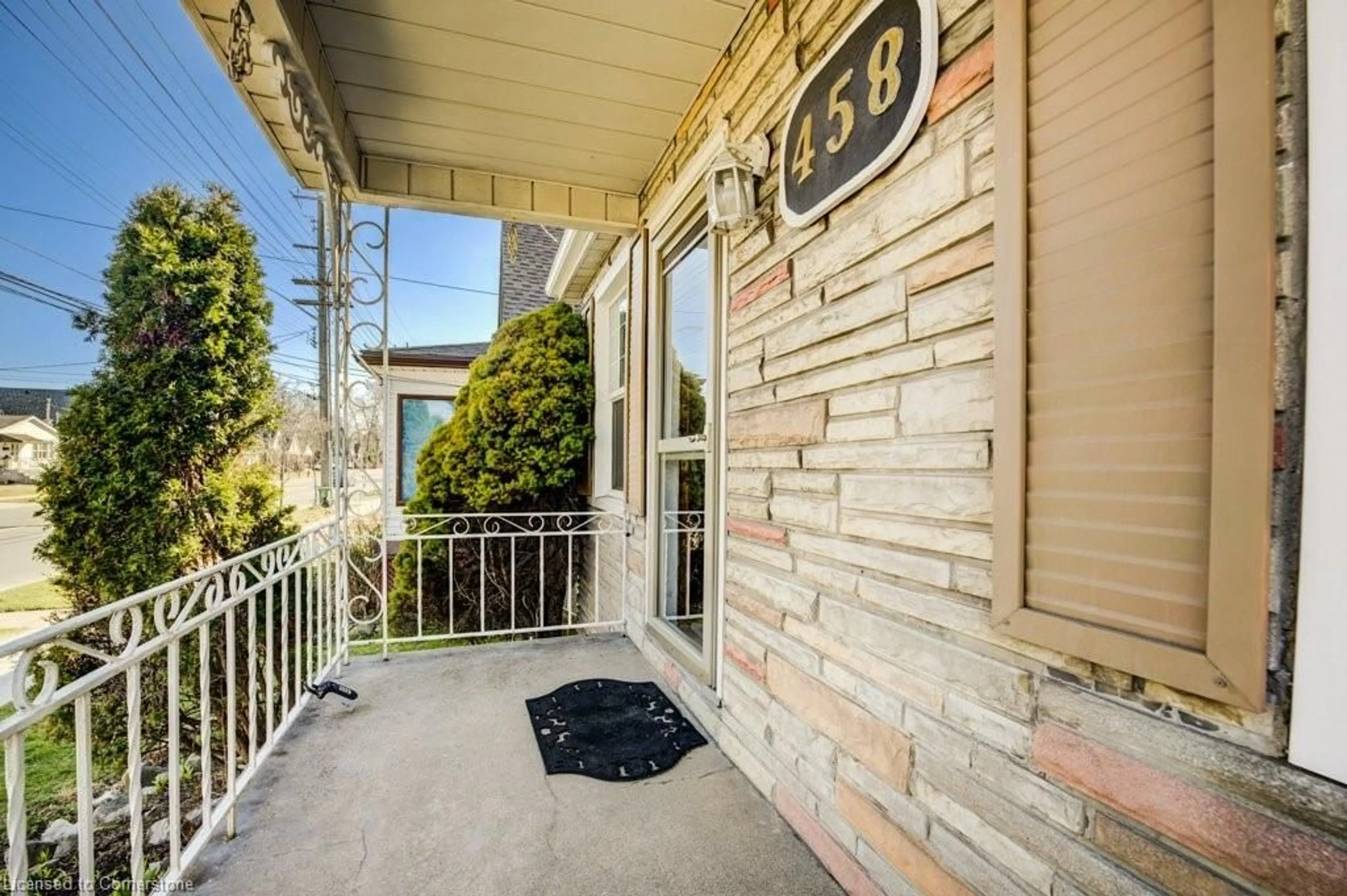 Patio, street for 458 Upper Wentworth St, Hamilton Ontario L9A 4T7