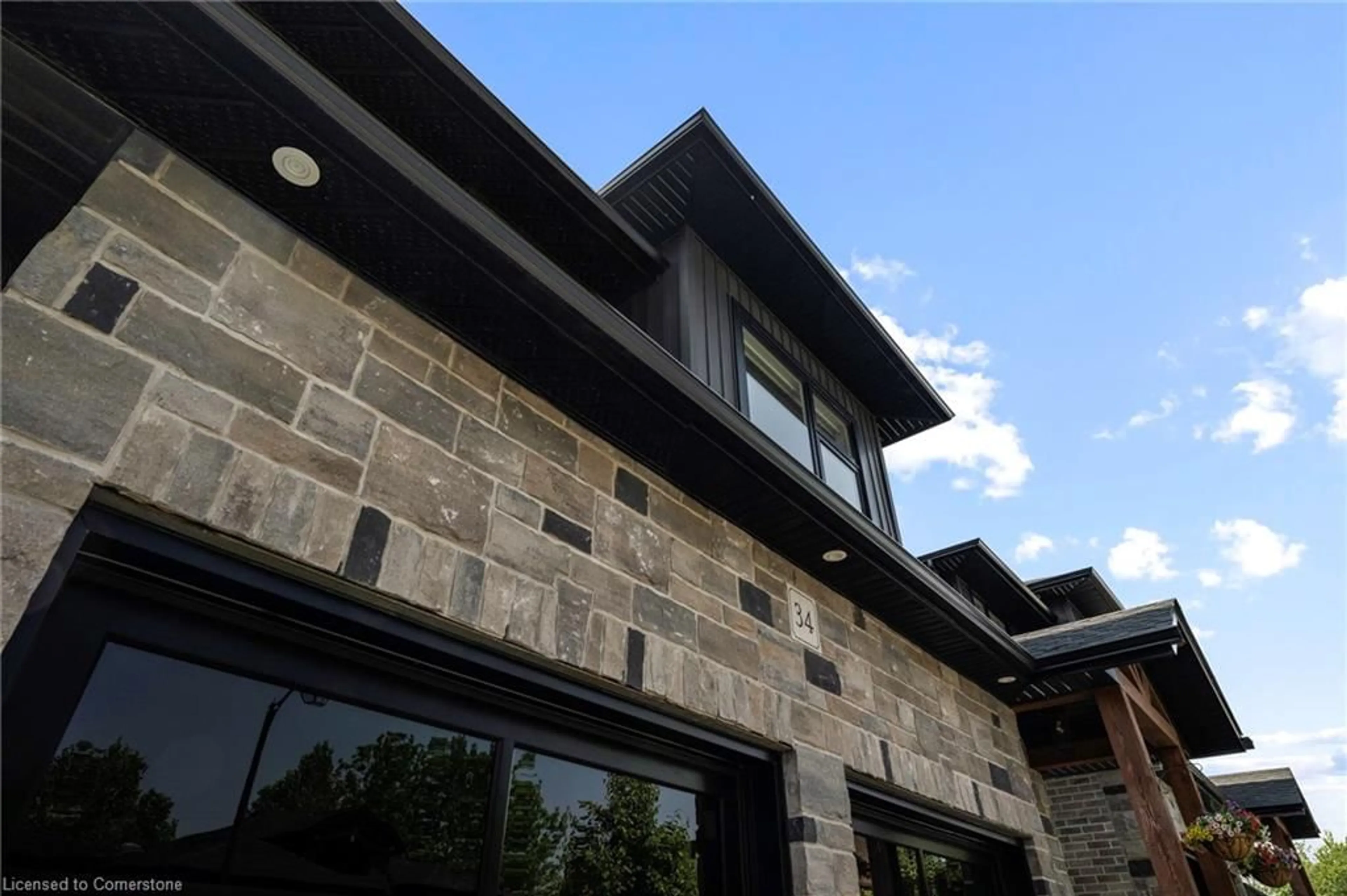Home with brick exterior material, building for 34 Creekside Terrace Private, Fergus Ontario N1M 0H4
