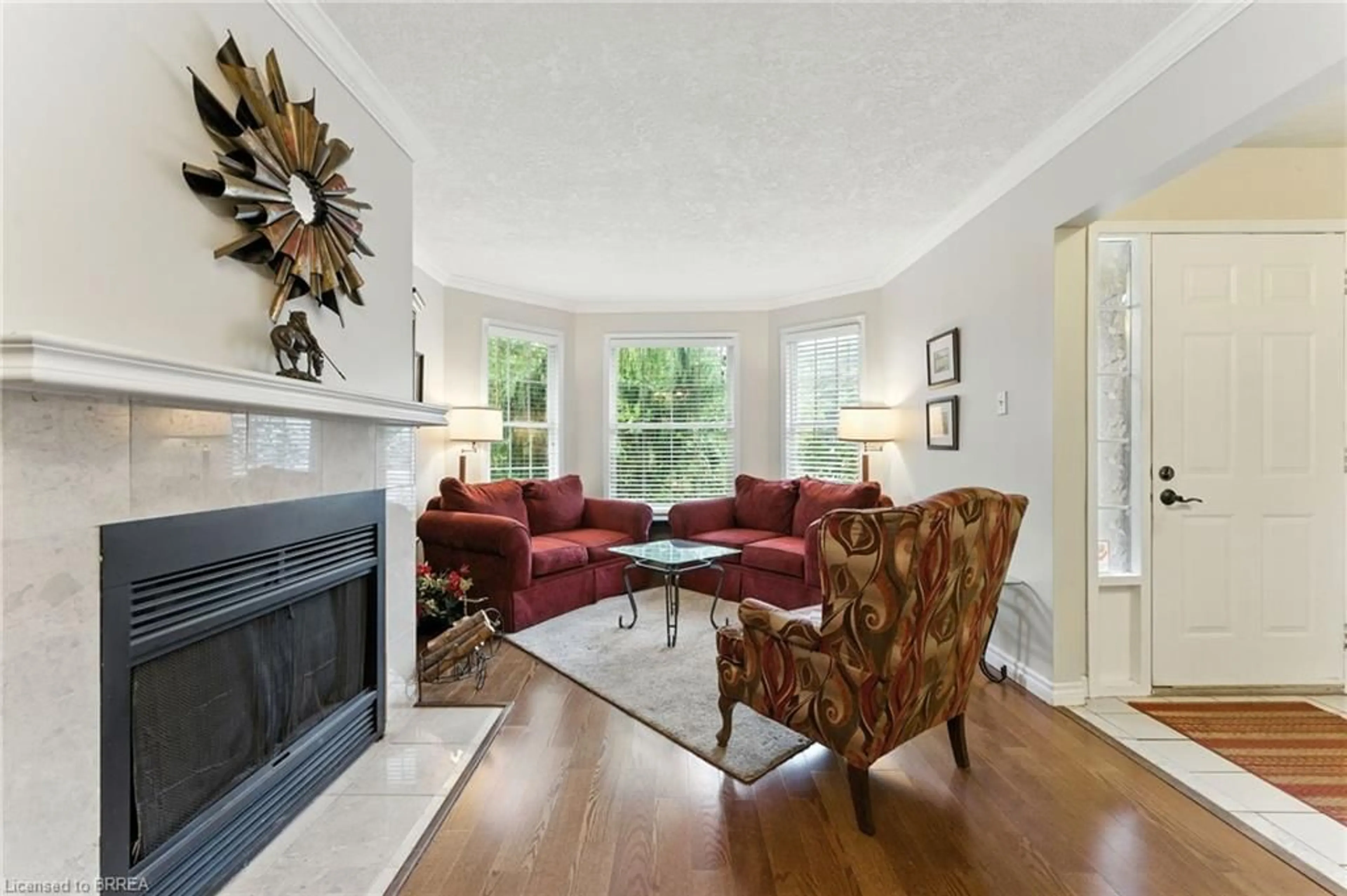 Living room with furniture, unknown for 8 Evergreen Crt, Brantford Ontario N3T 6J5