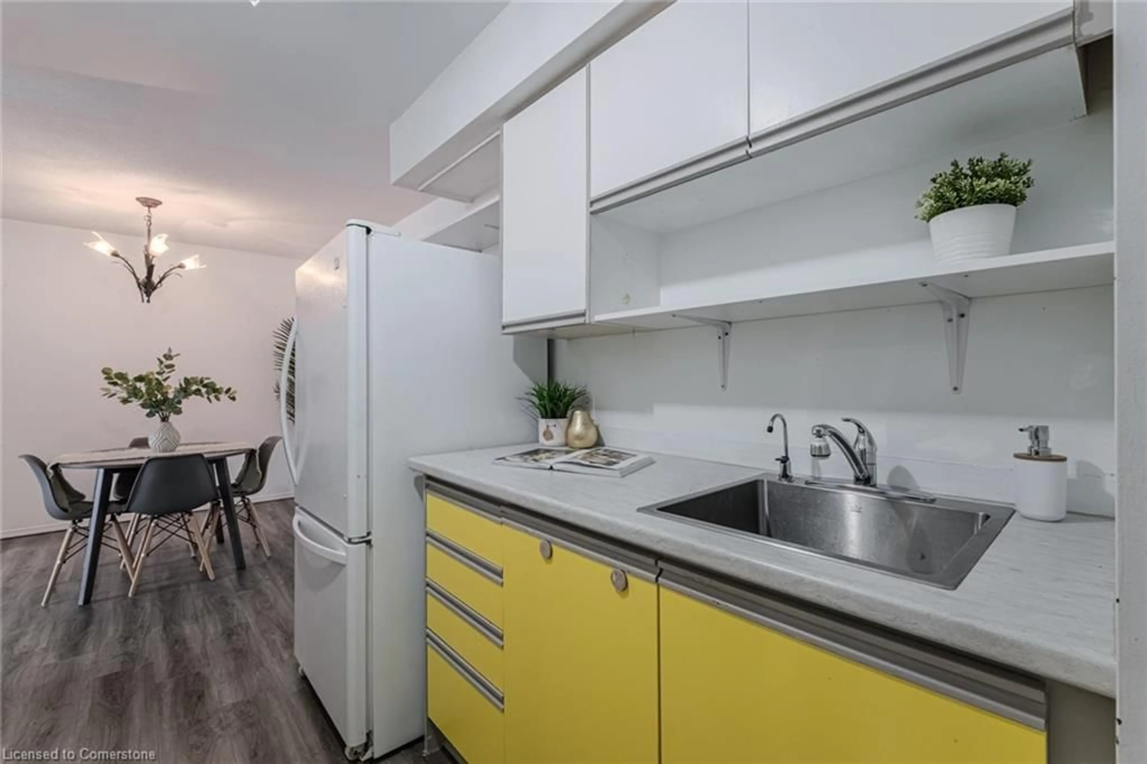 Standard kitchen, unknown for 60 Donly Dr #210, Simcoe Ontario N3Y 5K3