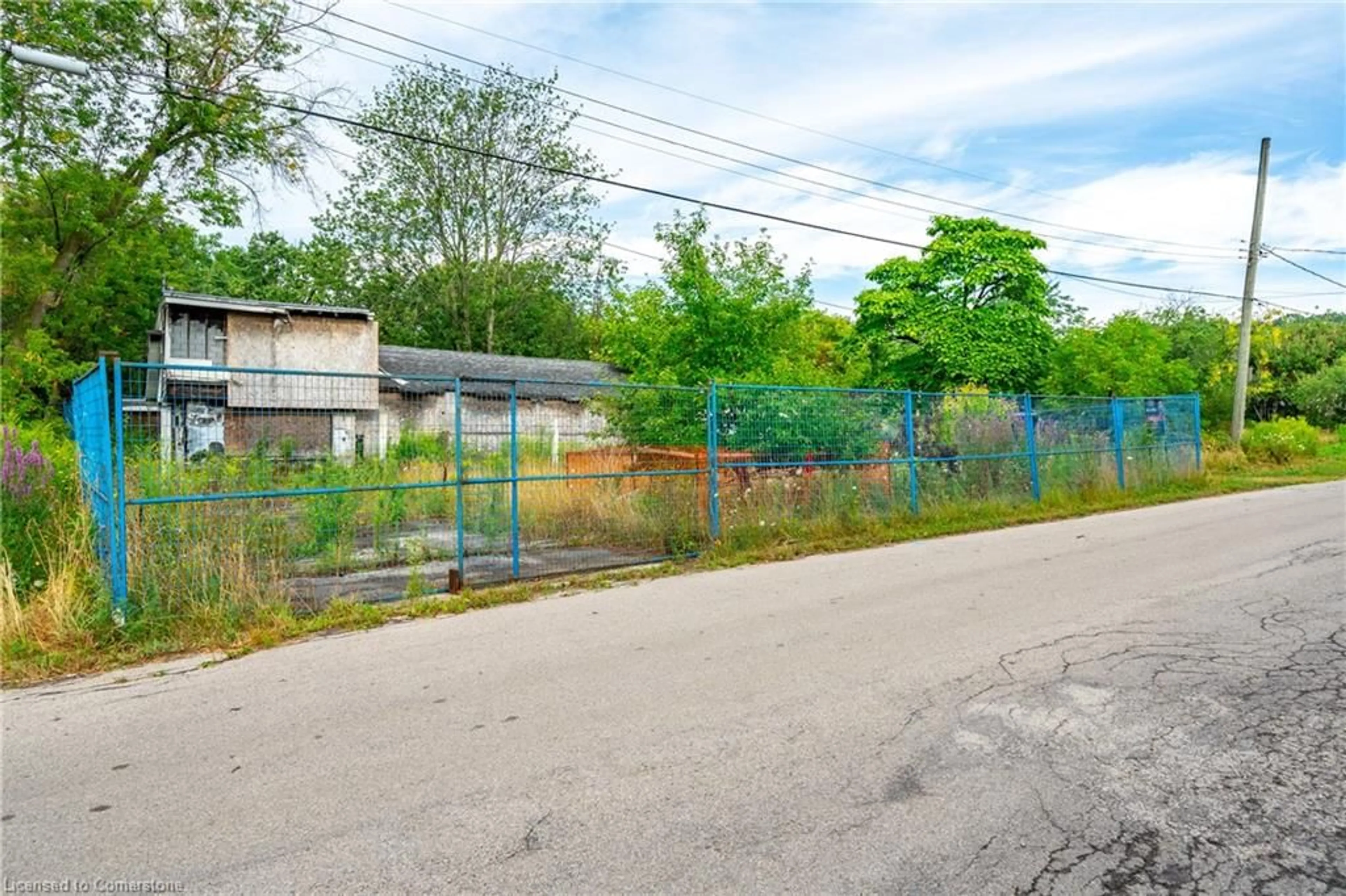 Unknown for 74 Best Ave, Dundas Ontario L9H 5W1