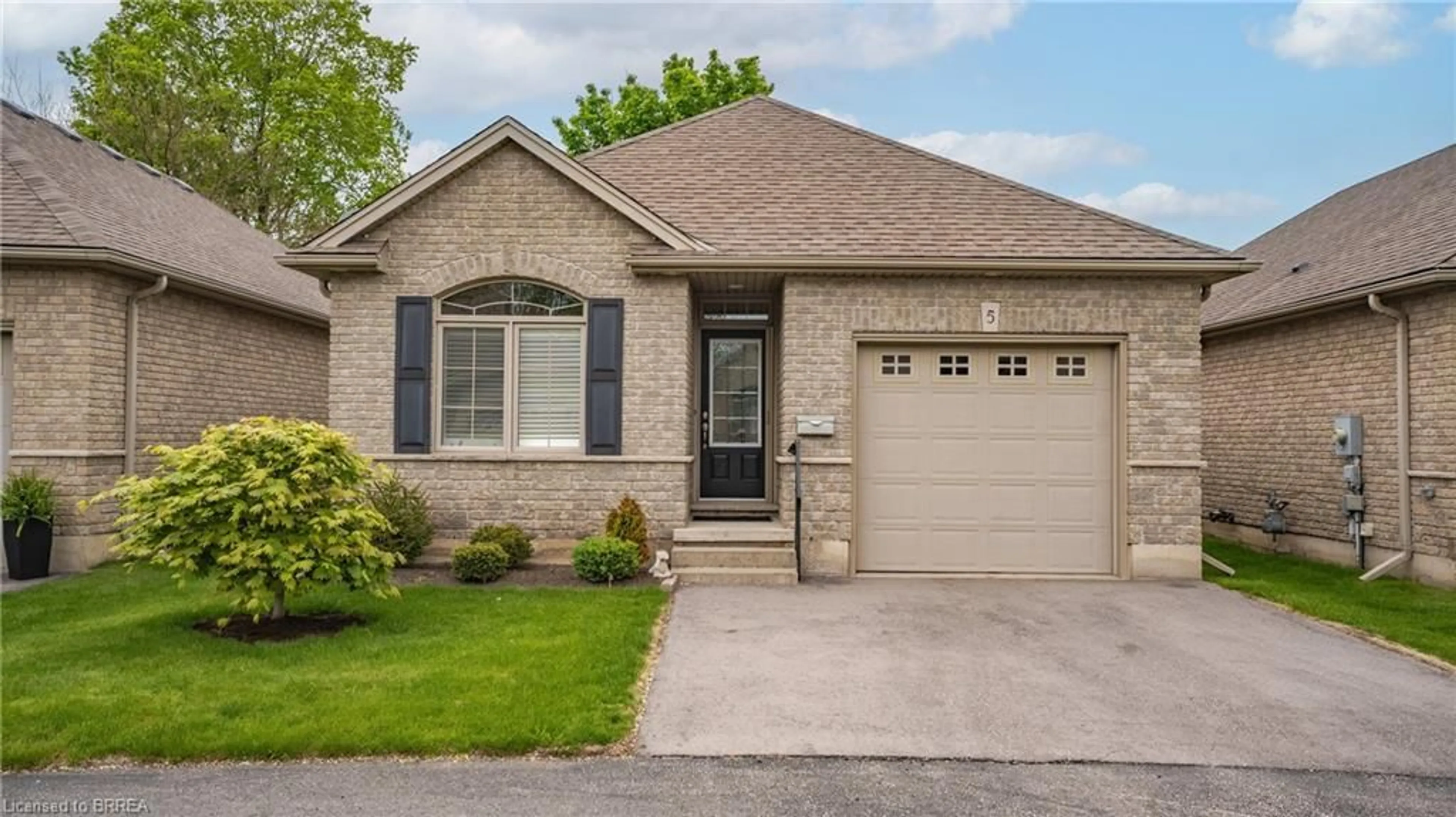 Home with brick exterior material, street for 95 North Park St #5, Brantford Ontario N3R 4K2