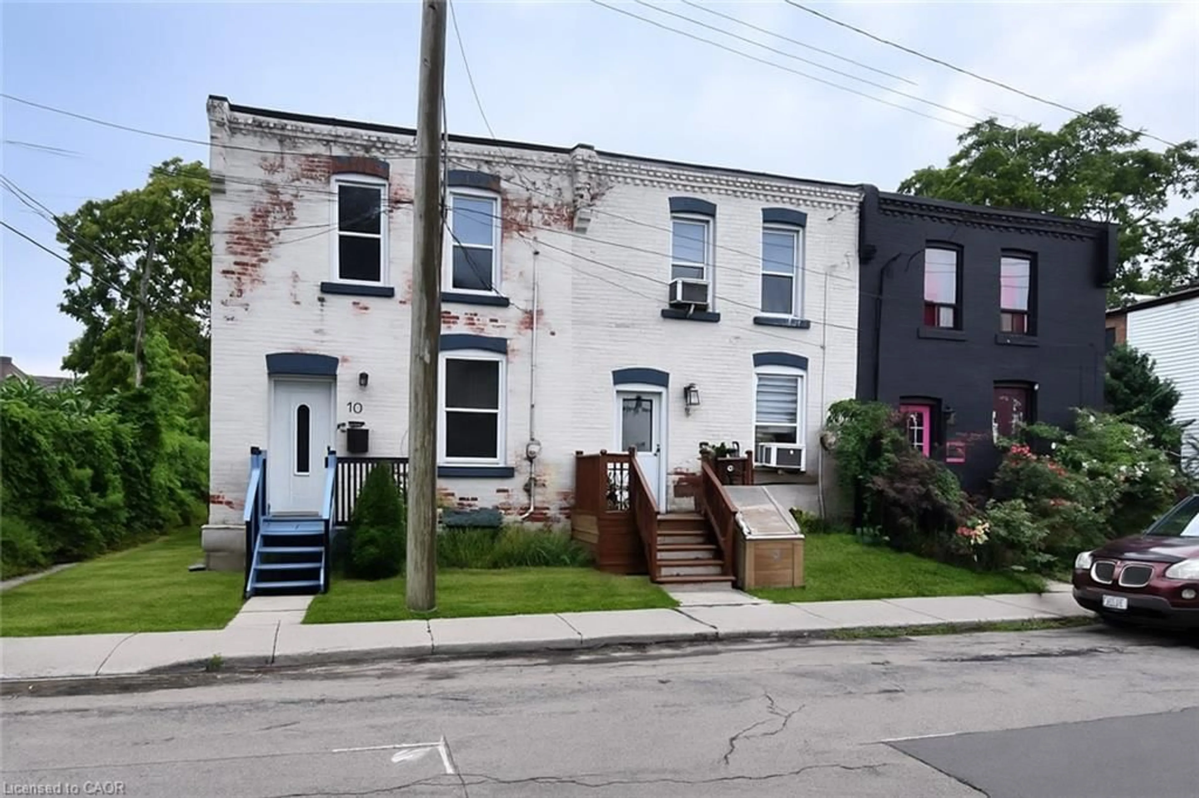 A pic from outside/outdoor area/front of a property/back of a property/a pic from drone, street for 8 Douglas Ave, Hamilton Ontario L8L 5P6
