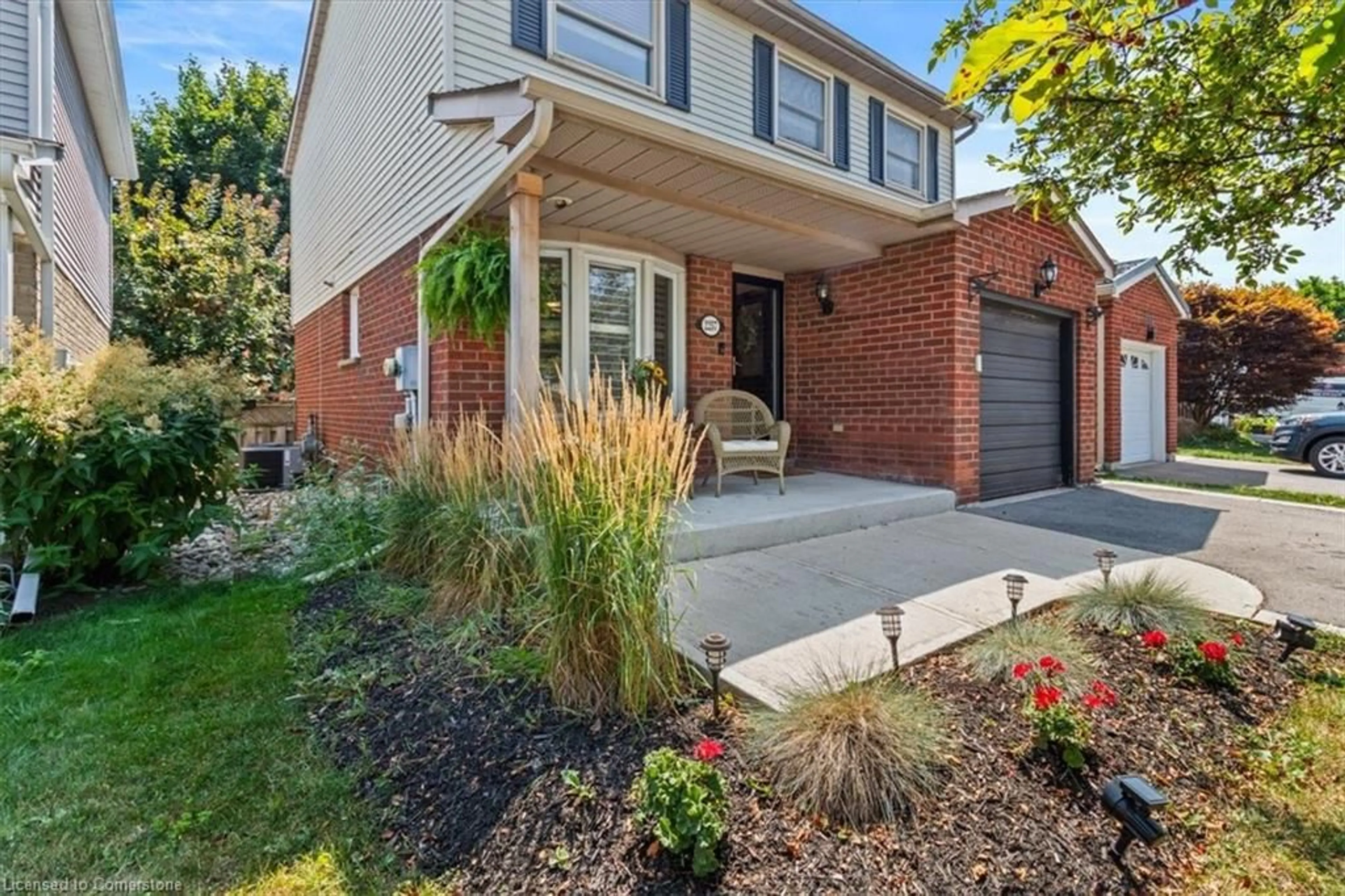 Home with brick exterior material, street for 2257 Silverbirch Crt, Burlington Ontario L7M 3H2