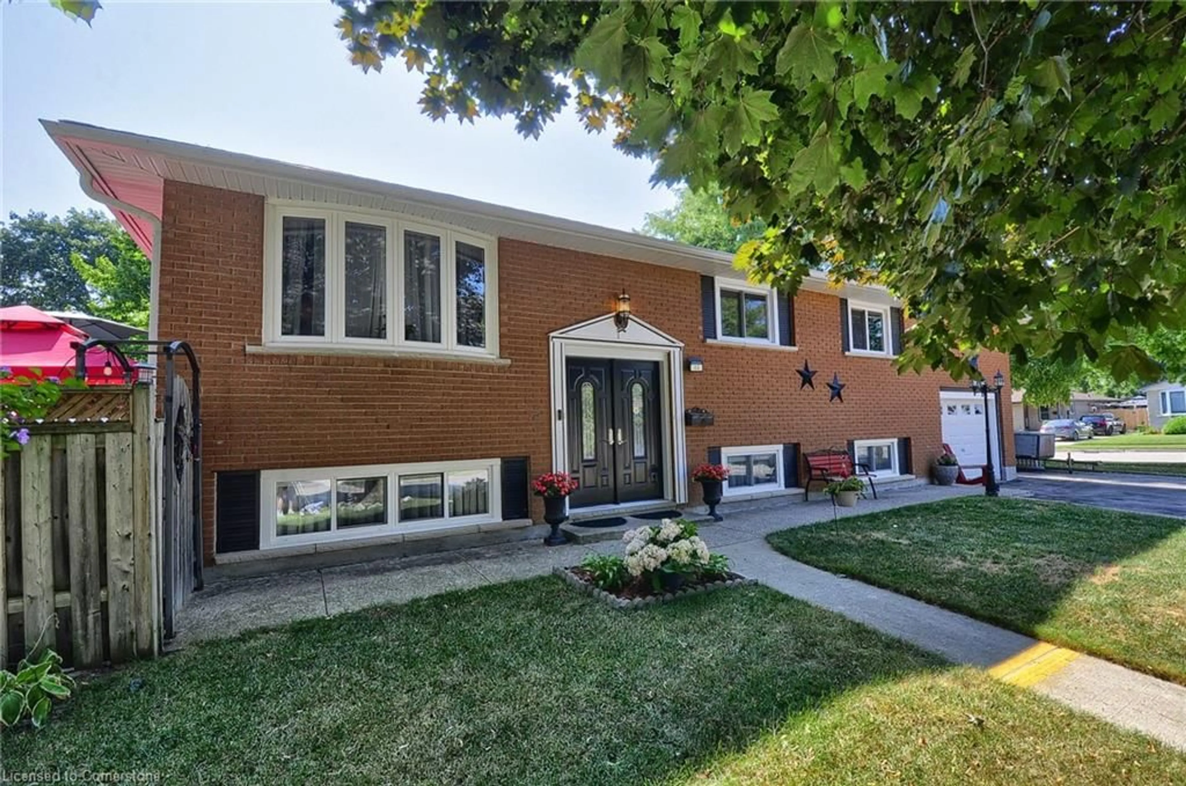 Home with brick exterior material, street for 44 Mark Cres, Cambridge Ontario N1S 4A3