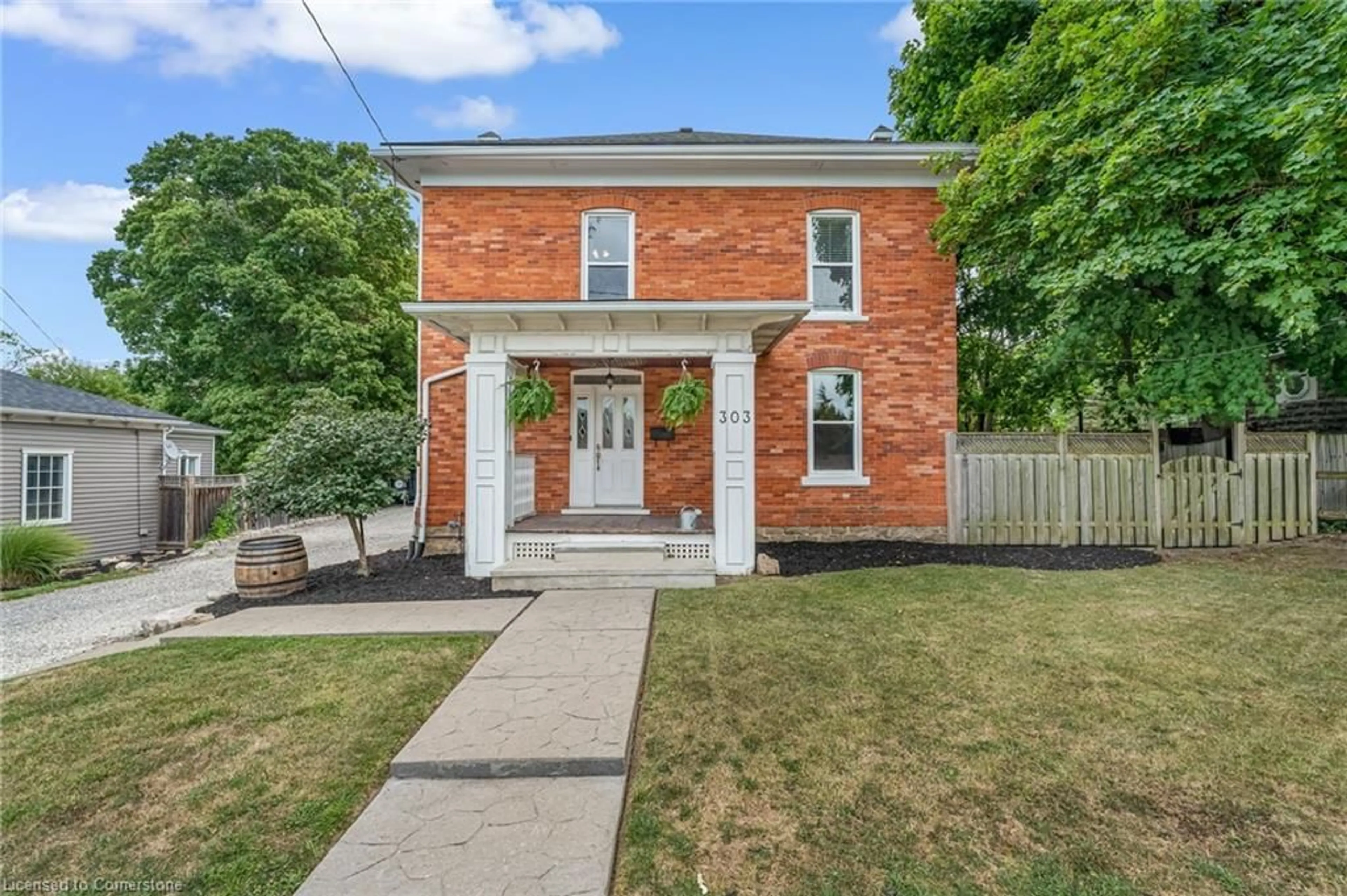 Home with brick exterior material, street for 303 Canborough St, Smithville Ontario L0R 2A0