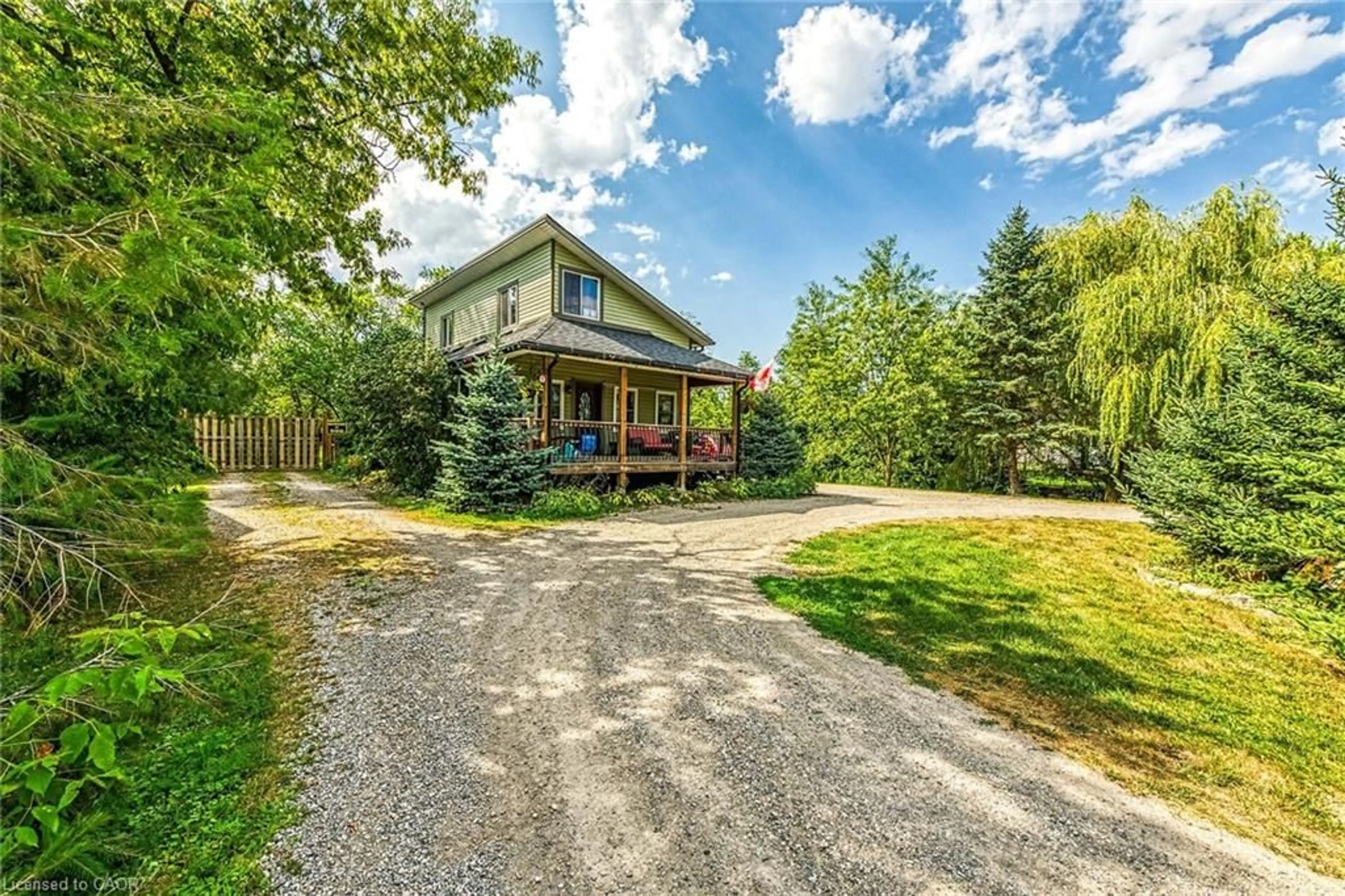 A pic from outside/outdoor area/front of a property/back of a property/a pic from drone, street for 1435 Merrittville Hwy, Welland Ontario L3B 5N5