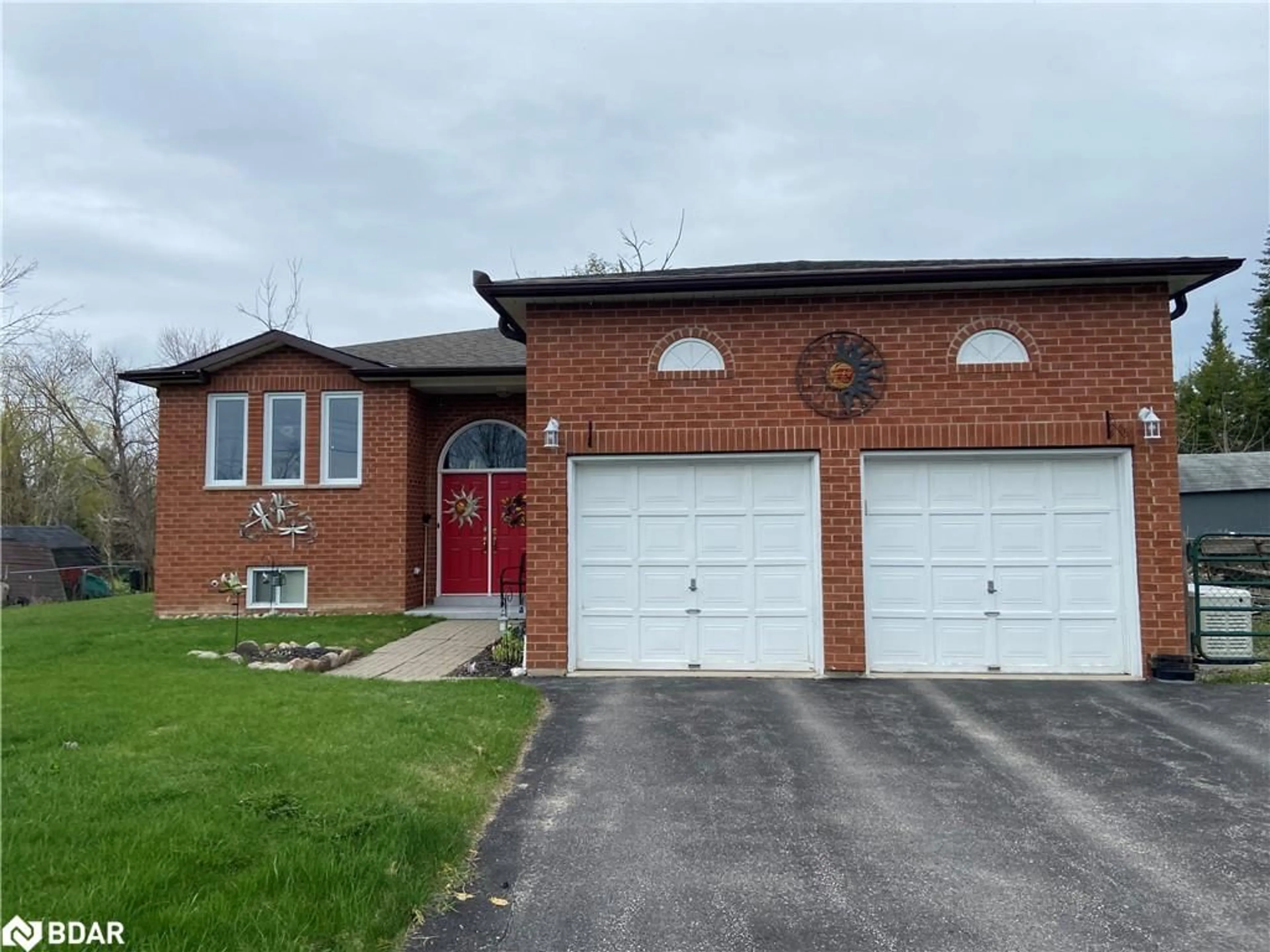 Home with brick exterior material, street for 4 Campbell Ave, Oro-Medonte Ontario L0L 1T0