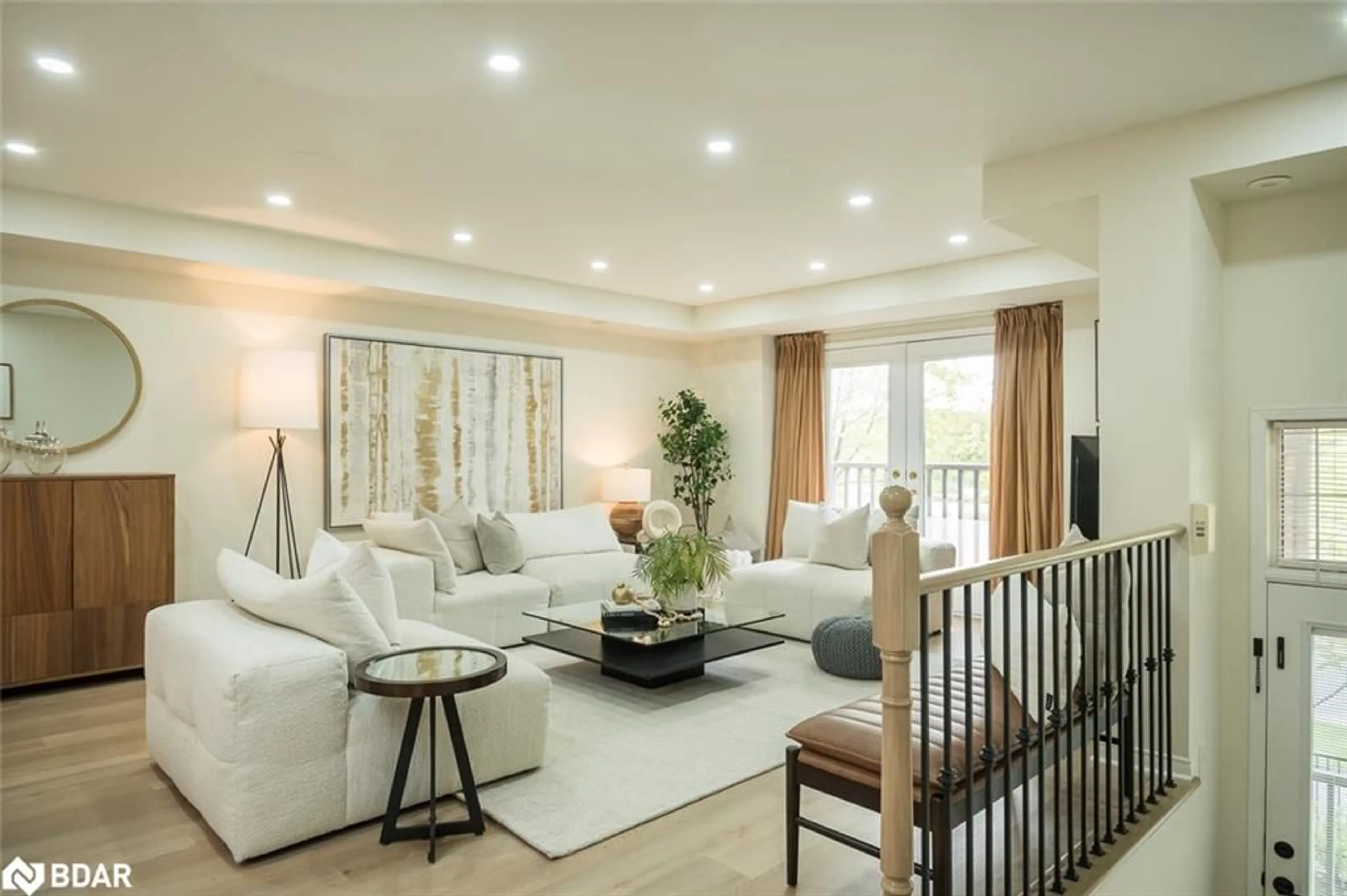 Living room with furniture, unknown for 3355 Thomas St #10, Mississauga Ontario L5M 0N7