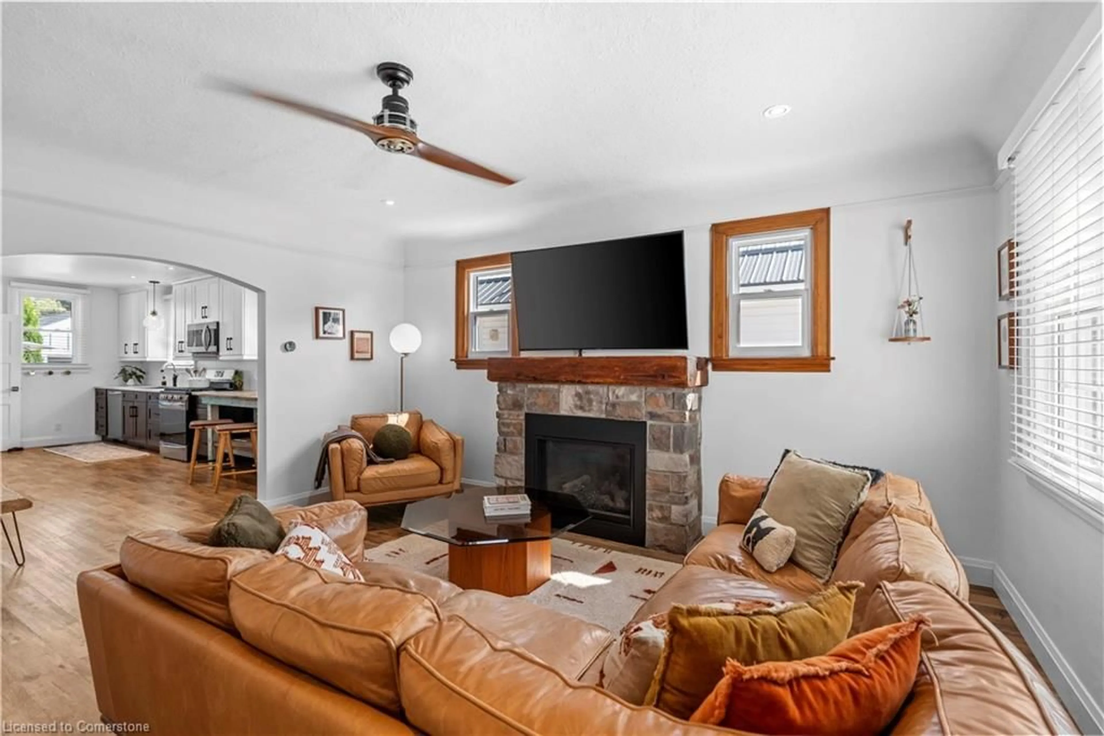 Living room with furniture, unknown for 17 Davis St, Simcoe Ontario N3Y 2R2