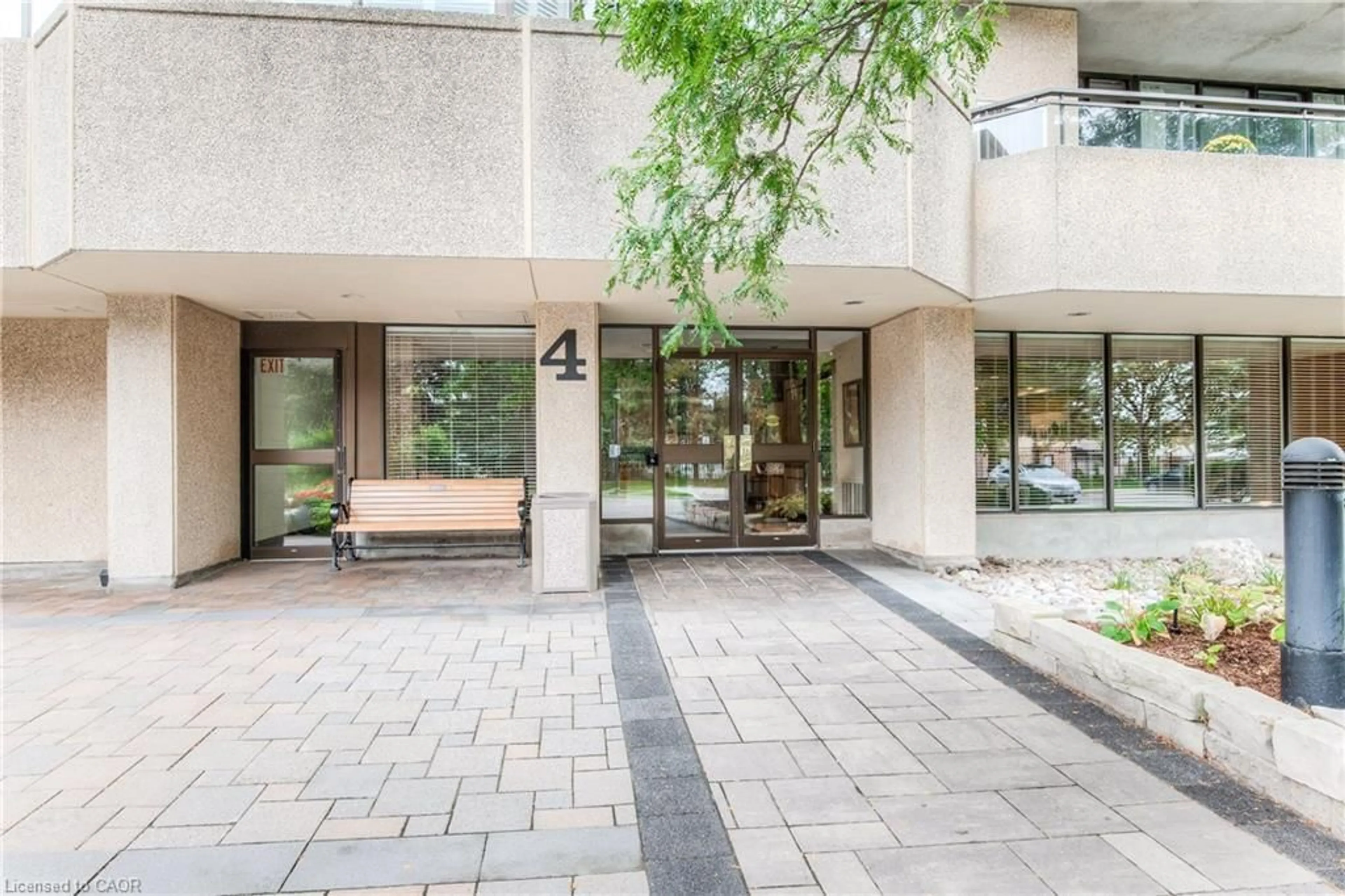 Indoor foyer for 4 Willow St #1502, Waterloo Ontario N2J 4S2