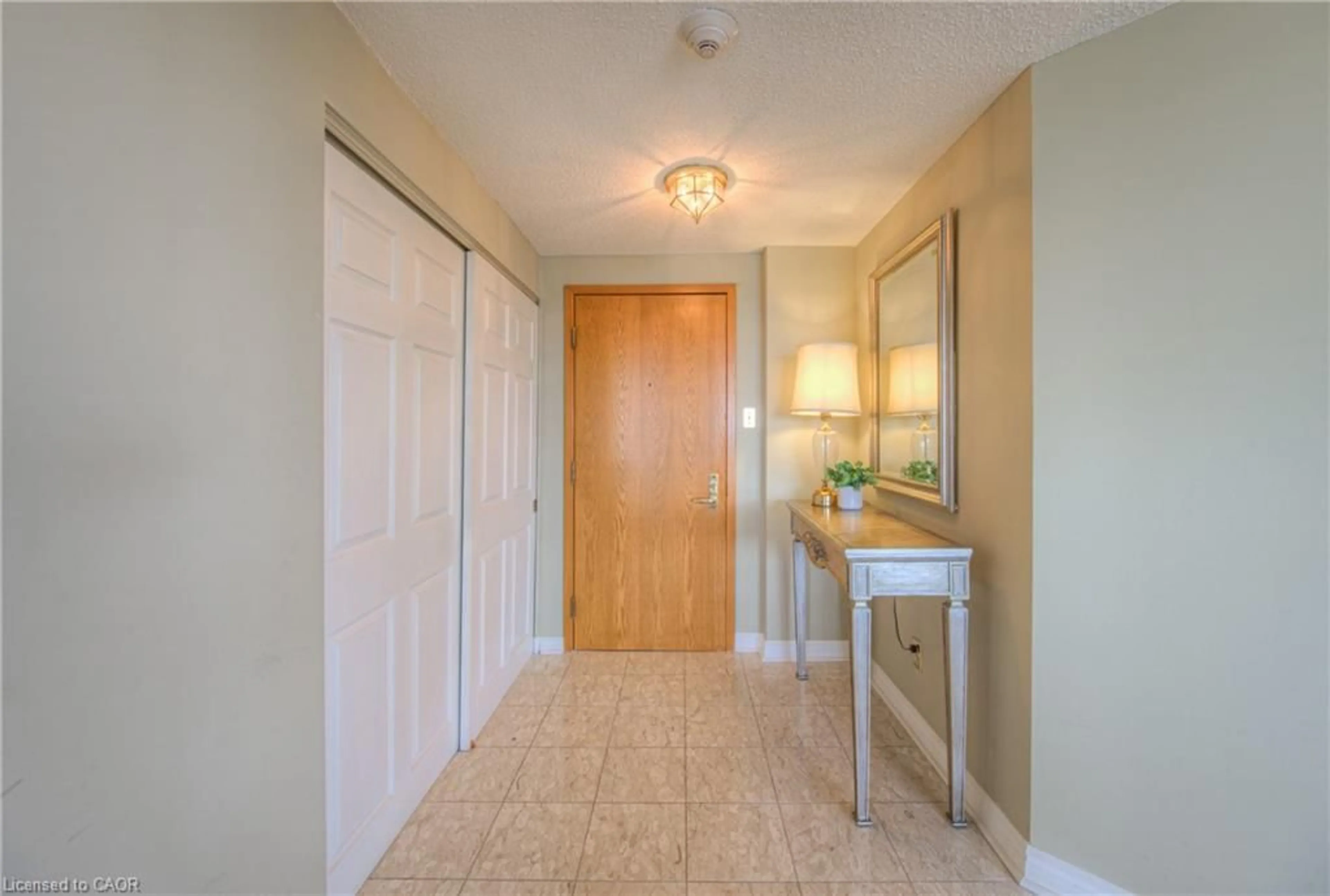 Indoor entryway for 4 Willow St #1502, Waterloo Ontario N2J 4S2