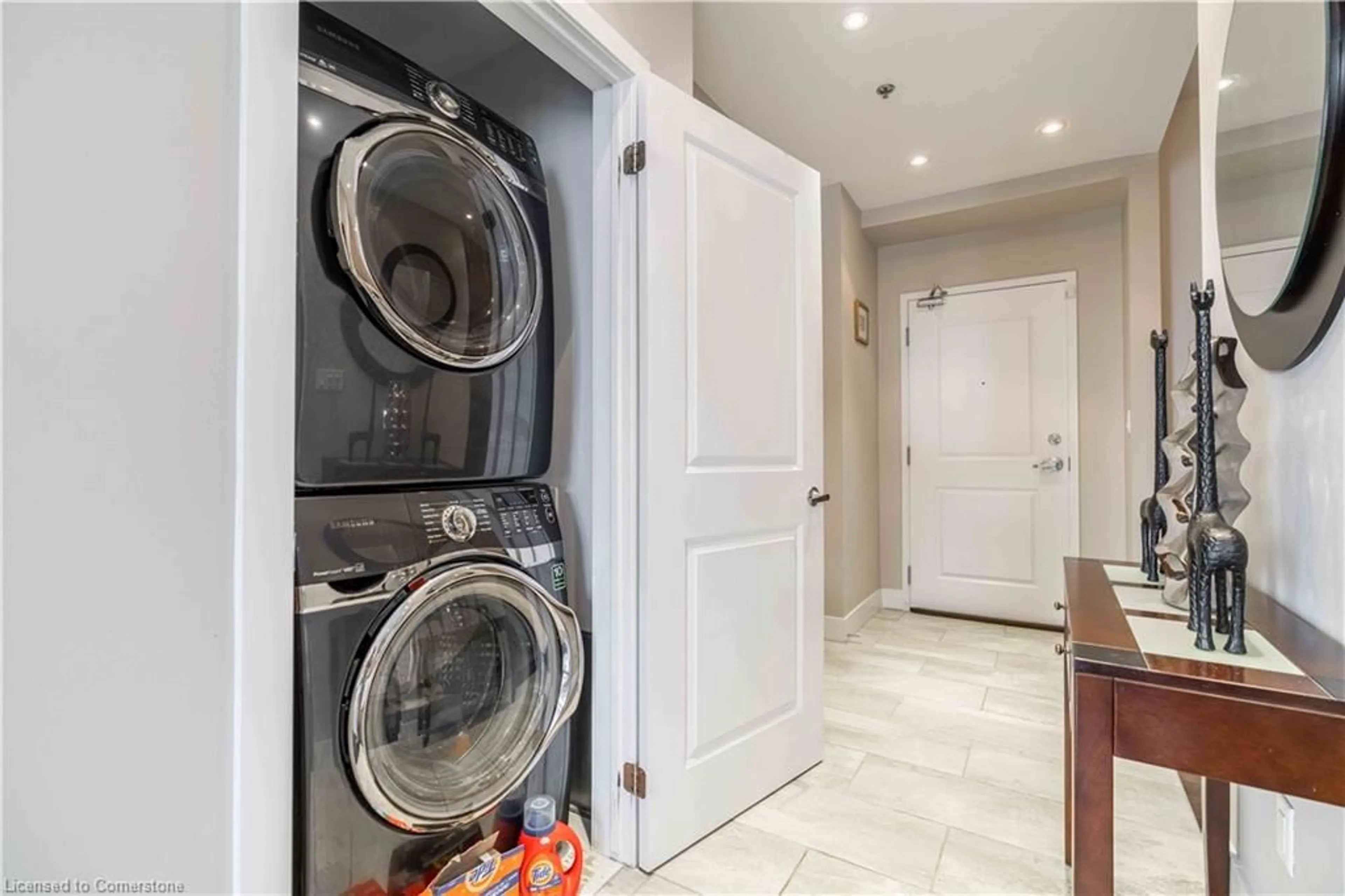 Laundry room for 5317 Upper Middle Rd #422, Burlington Ontario L7L 0G8