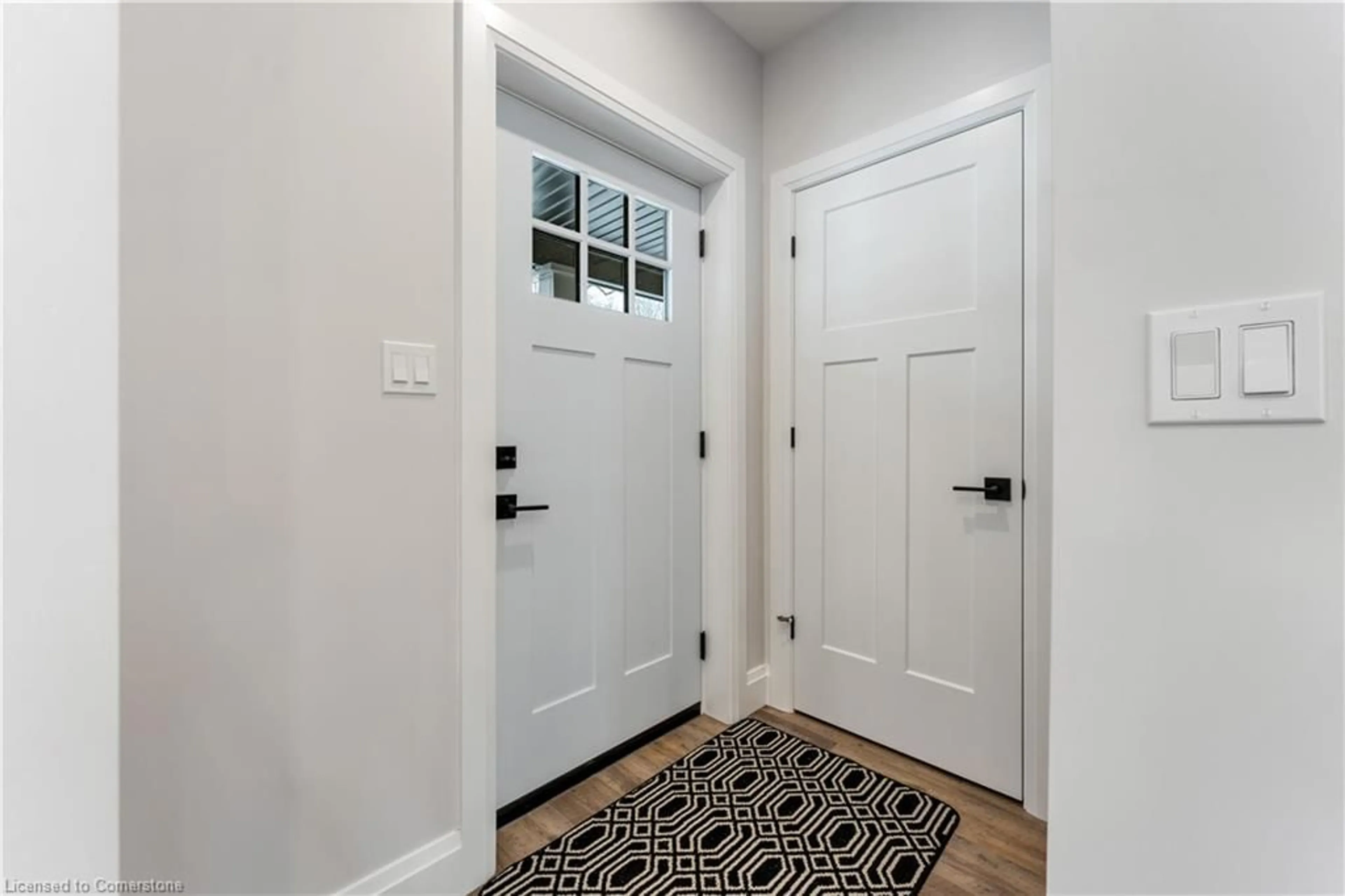Indoor entryway for 351 Fountain St, Cambridge Ontario N3H 1J2