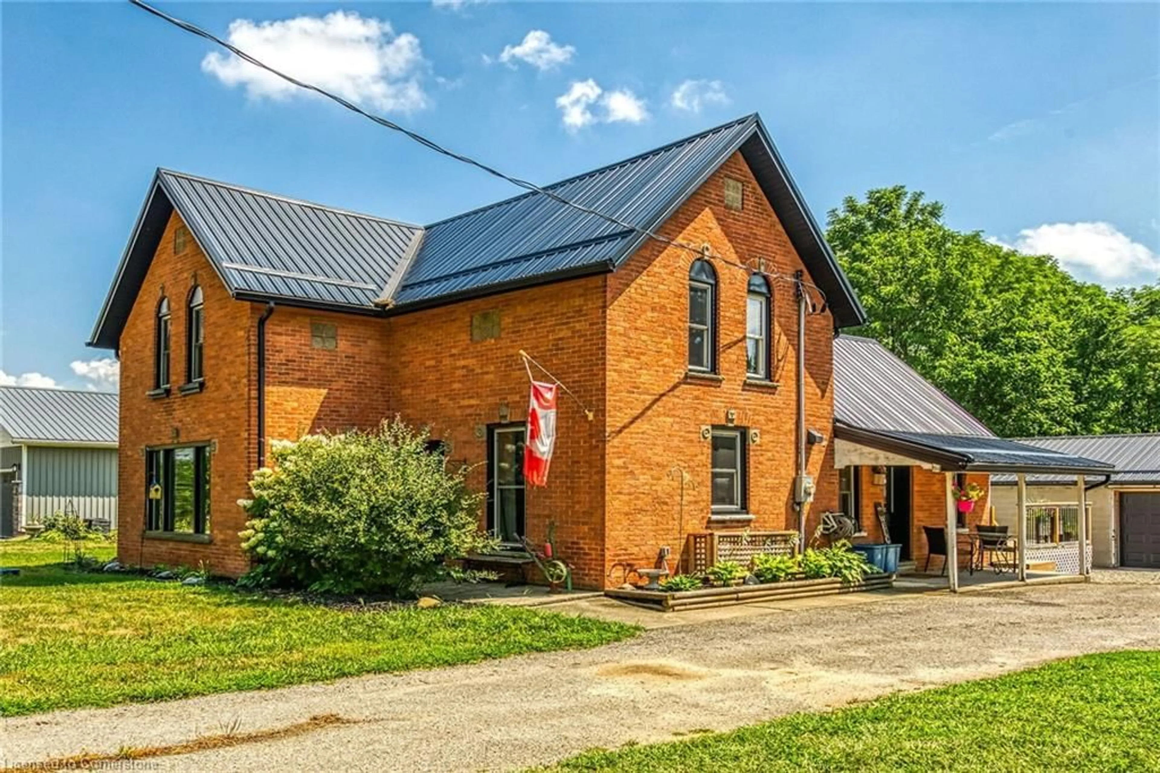 Home with brick exterior material, building for 110 Woodley Rd, Waterford Ontario N0E 1Y0