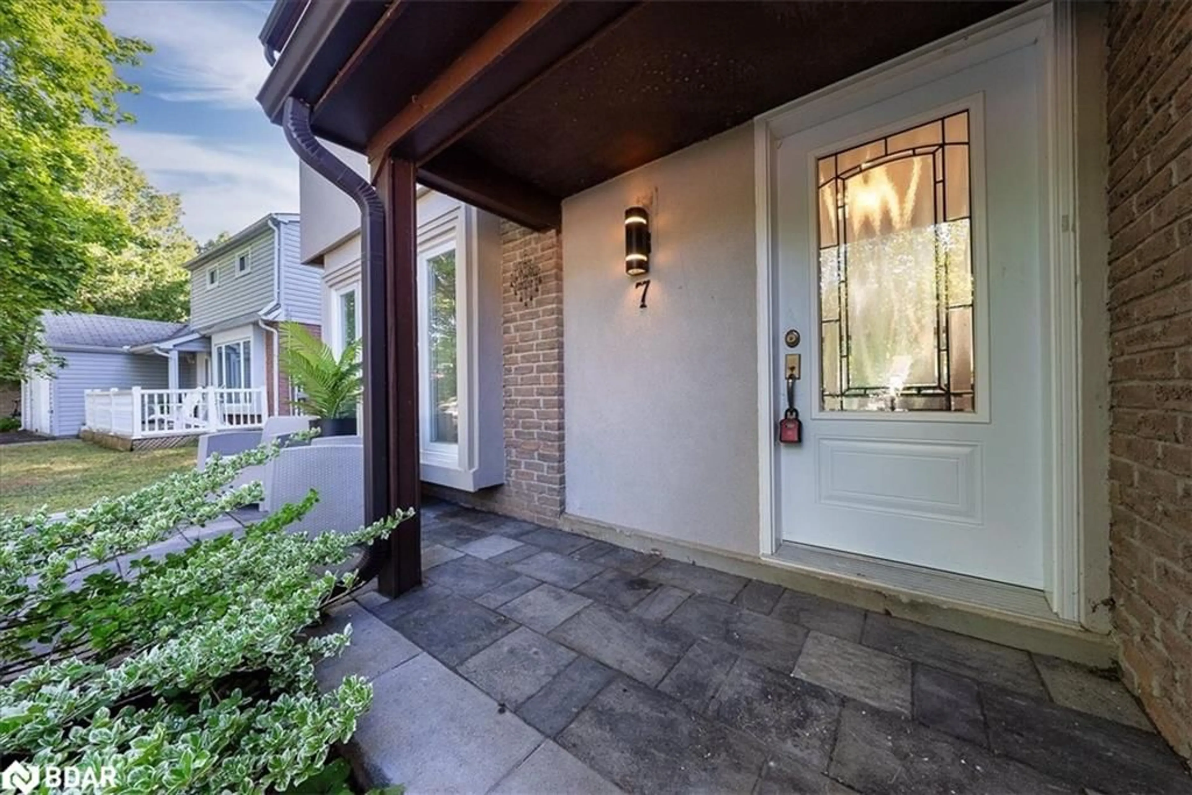 Indoor entryway for 7 Grist Mill Rd, Holland Landing Ontario L9N 1B9