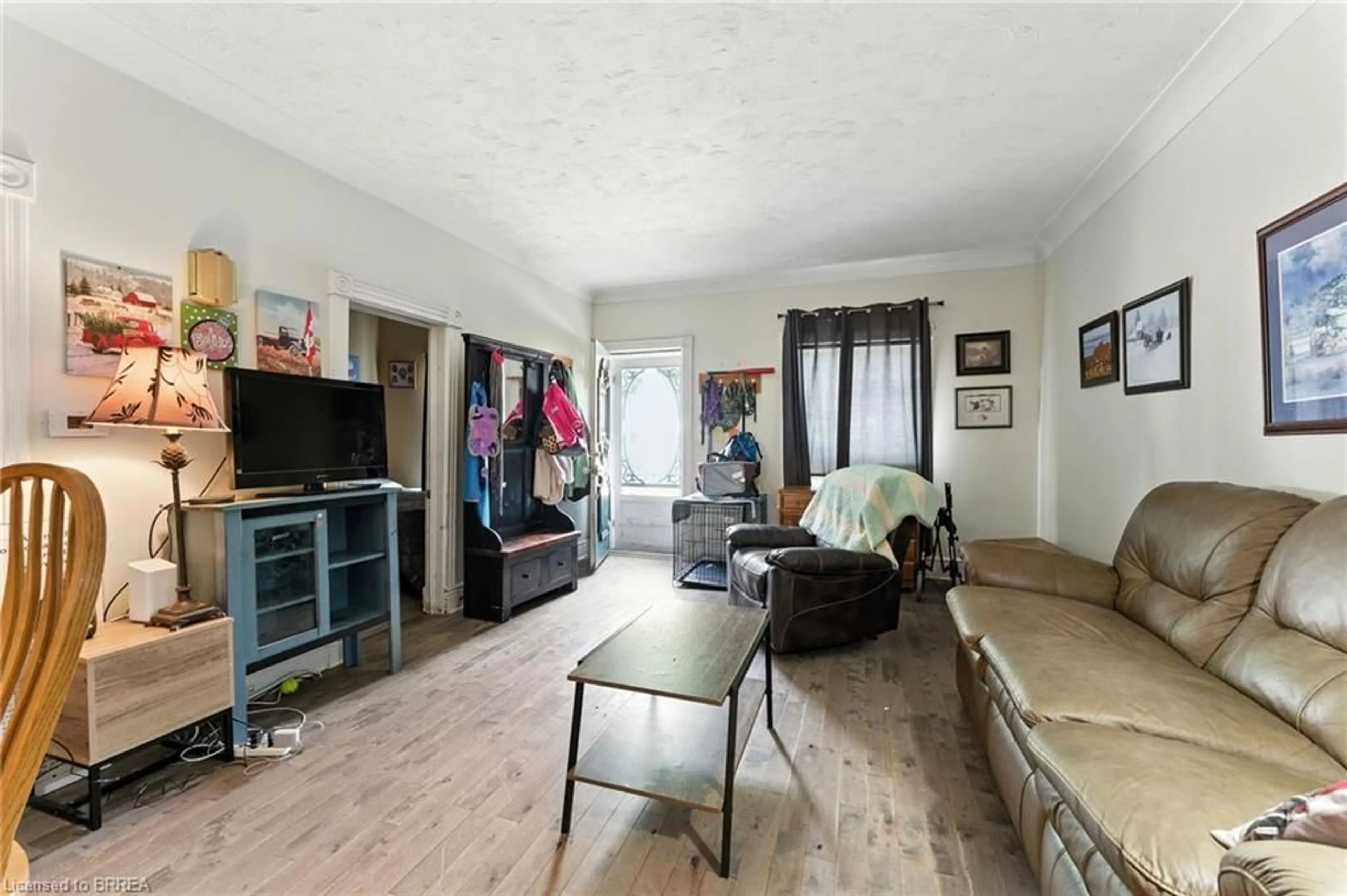 Living room with furniture, unknown for 96 Aberdeen Ave, Brantford Ontario N3S 2S3
